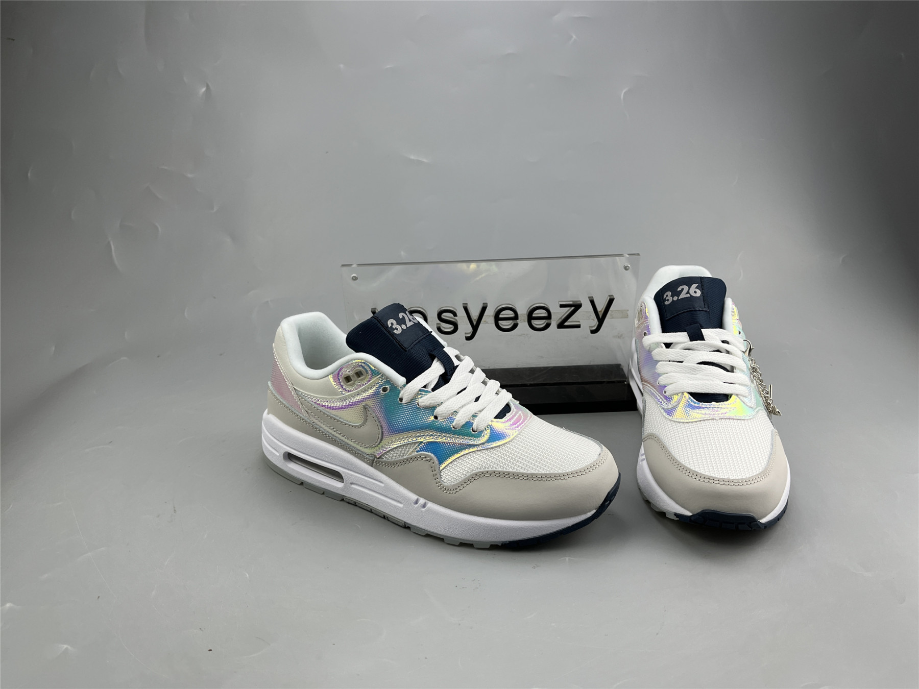 UA NIKE AIR MAX 1 AMD