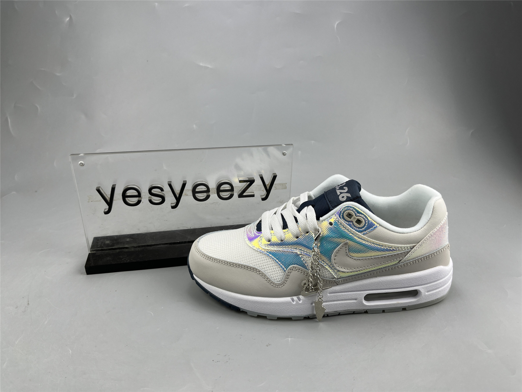 UA NIKE AIR MAX 1 AMD