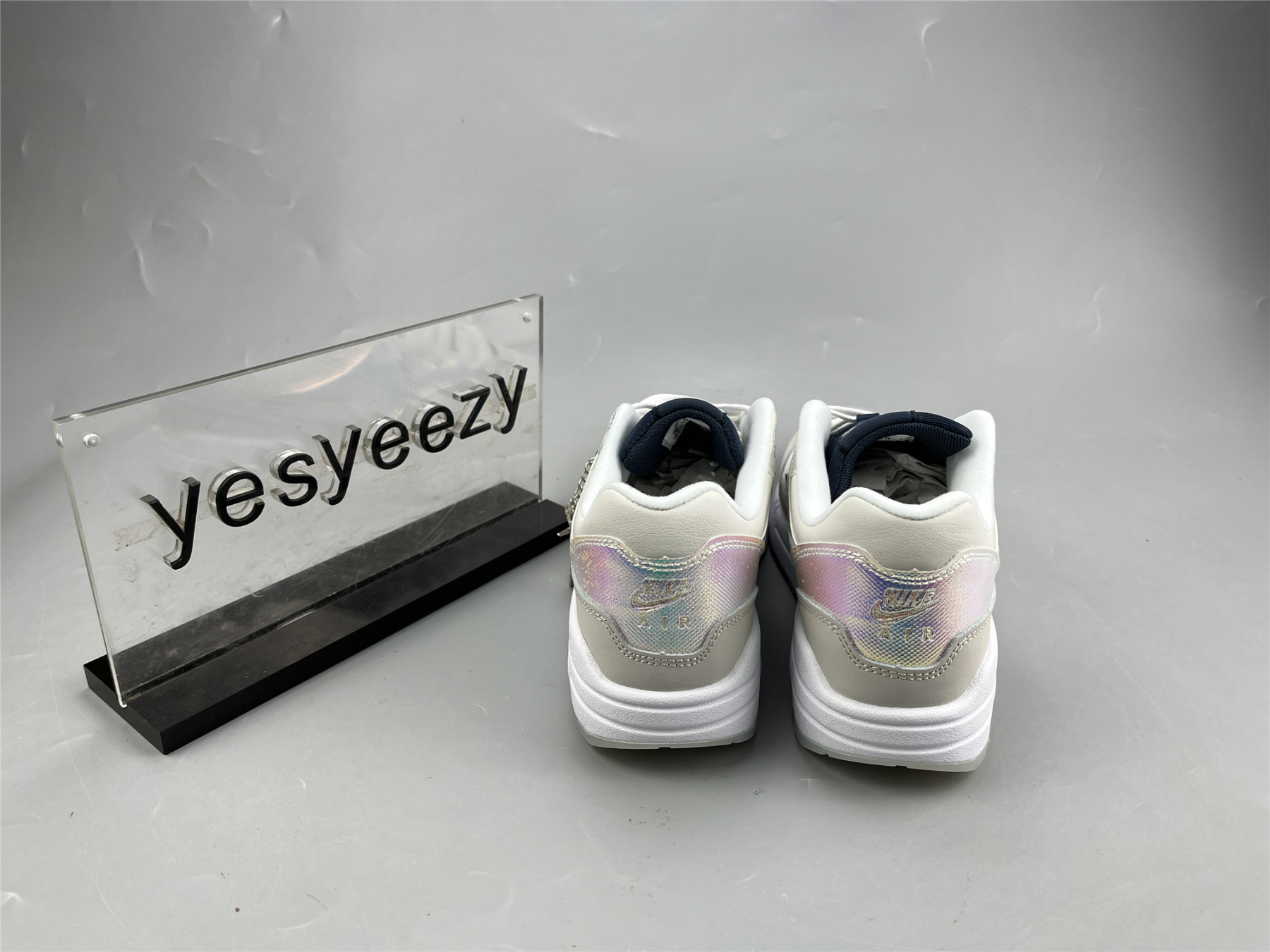 UA NIKE AIR MAX 1 AMD