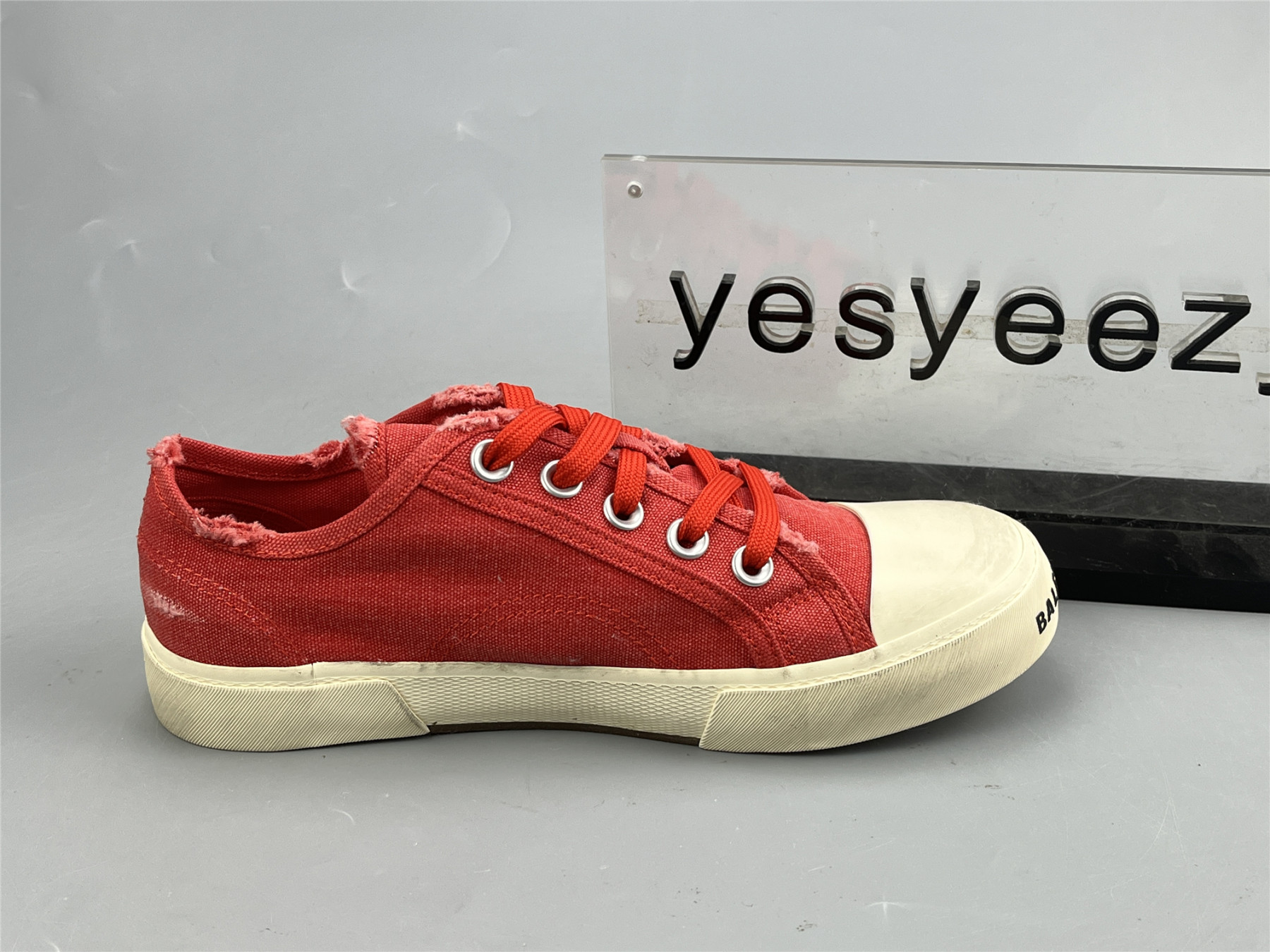 UA PARIS MID RED