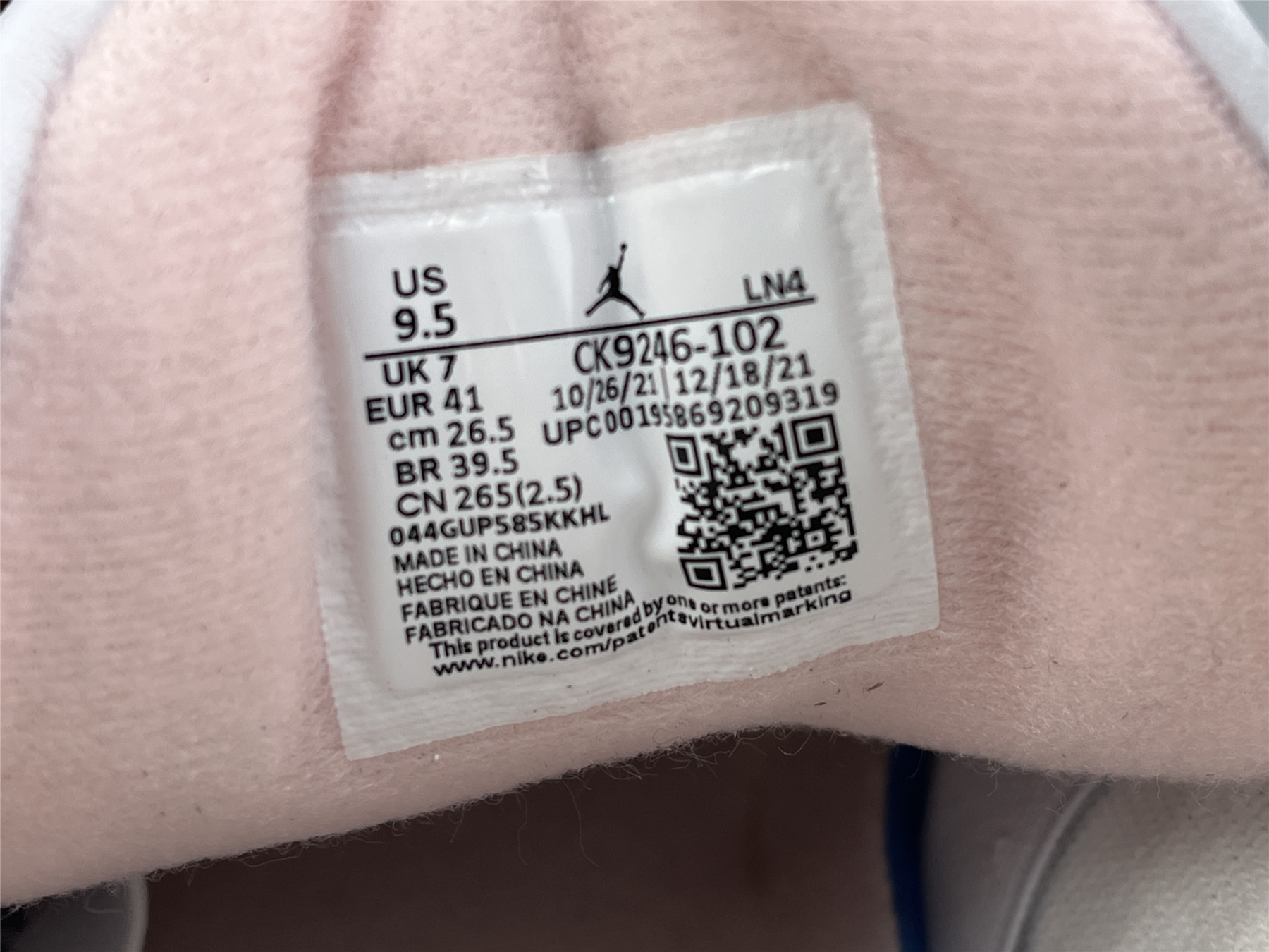 UA WMNS AIR JORDAN 3 RETRO 