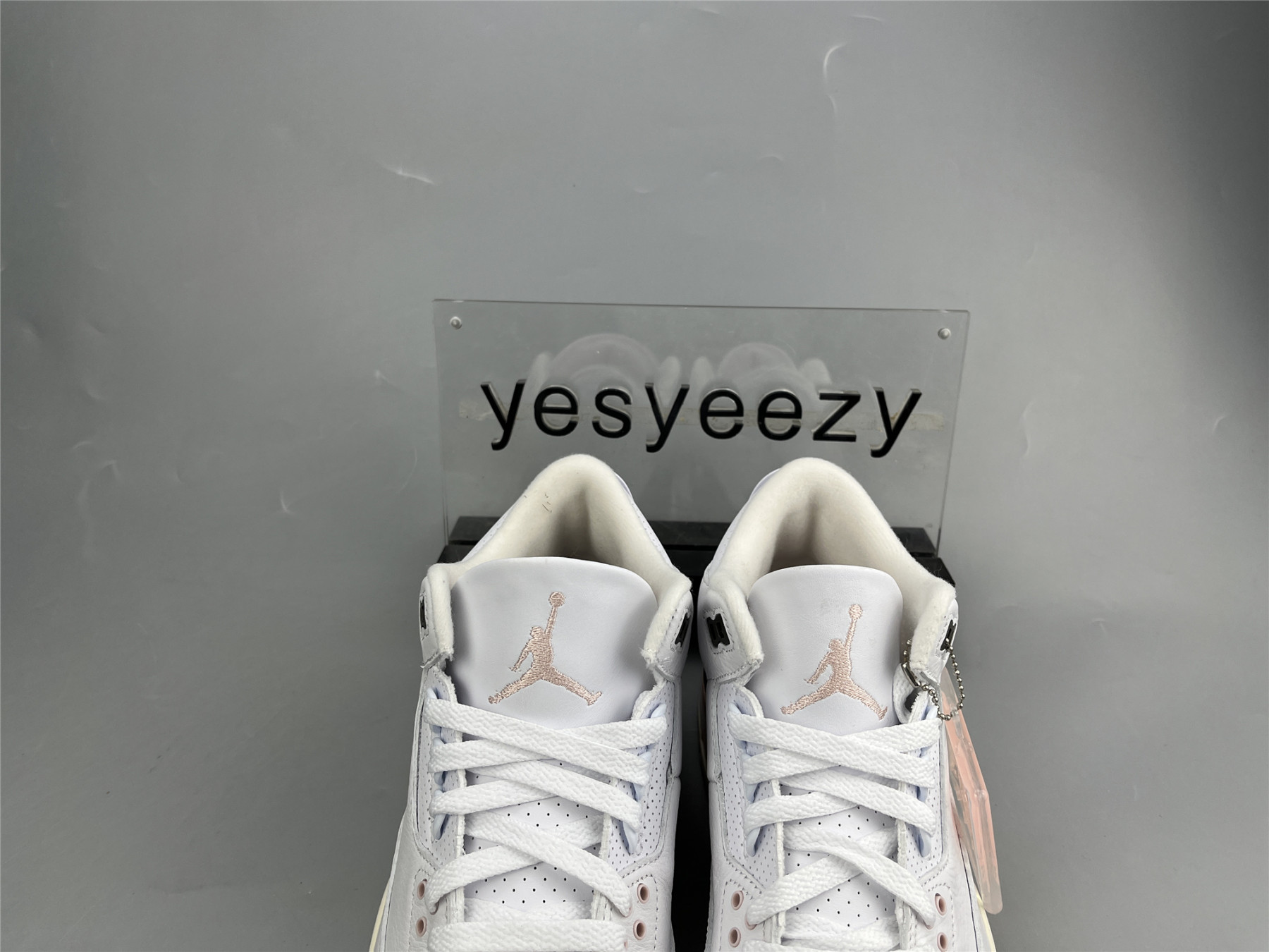 UA WMNS AIR JORDAN 3 RETRO 