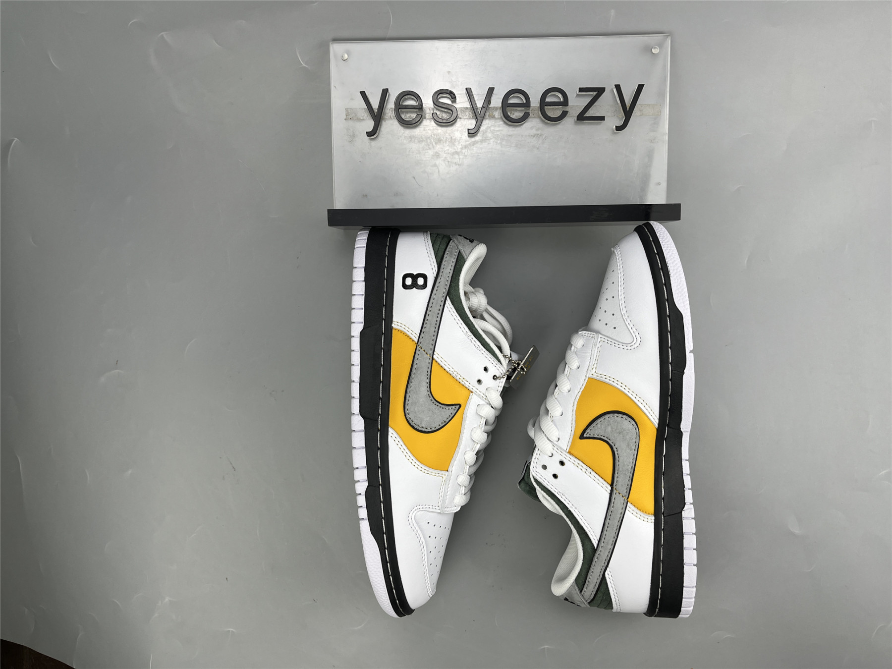 UA NIKE DUNK LOW KOBE WHITE YELLOW GREEN