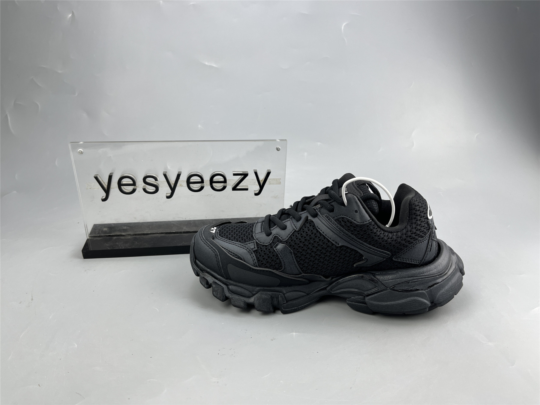 UA TRACK 3 SNEAKER BLACK WHITE