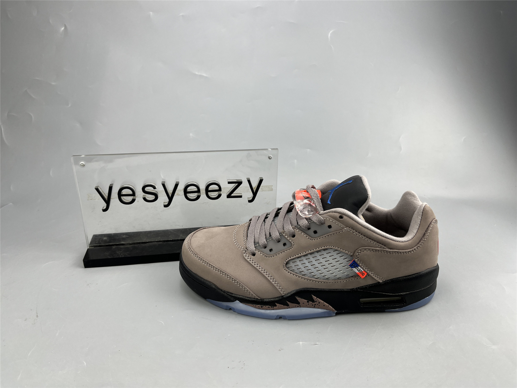 UA PARIS SAINT-GERMAIN X AIR JORDAN 5 RETRO LOW 