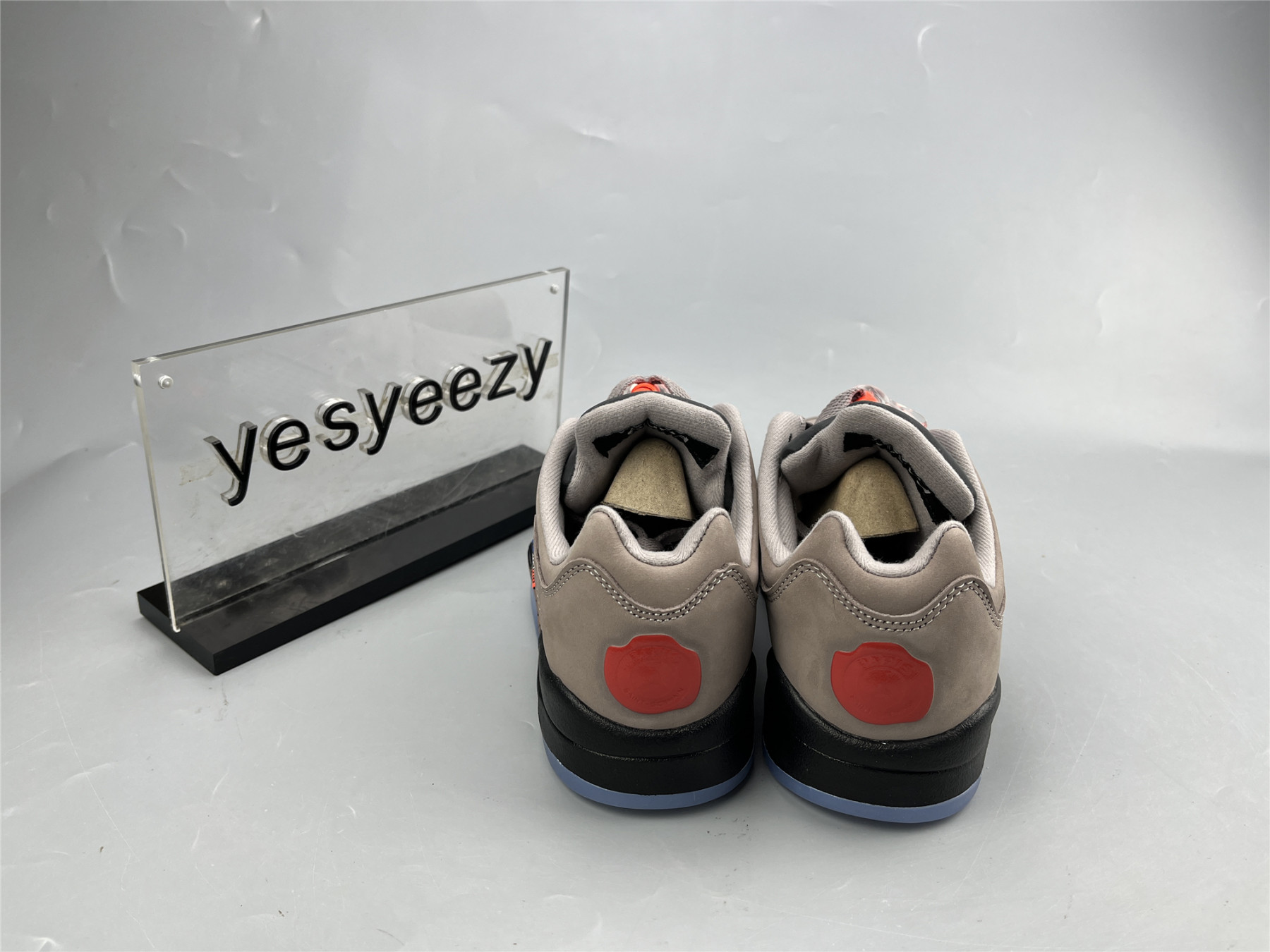 UA PARIS SAINT-GERMAIN X AIR JORDAN 5 RETRO LOW 