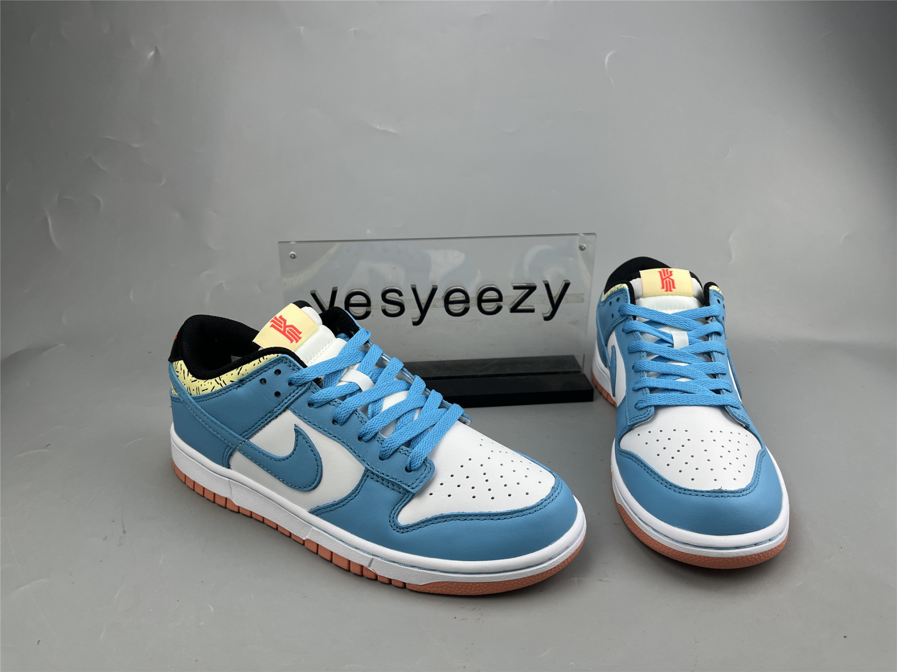 UA NIKE KYRIE IRVING X DUNK LOW SE GS 