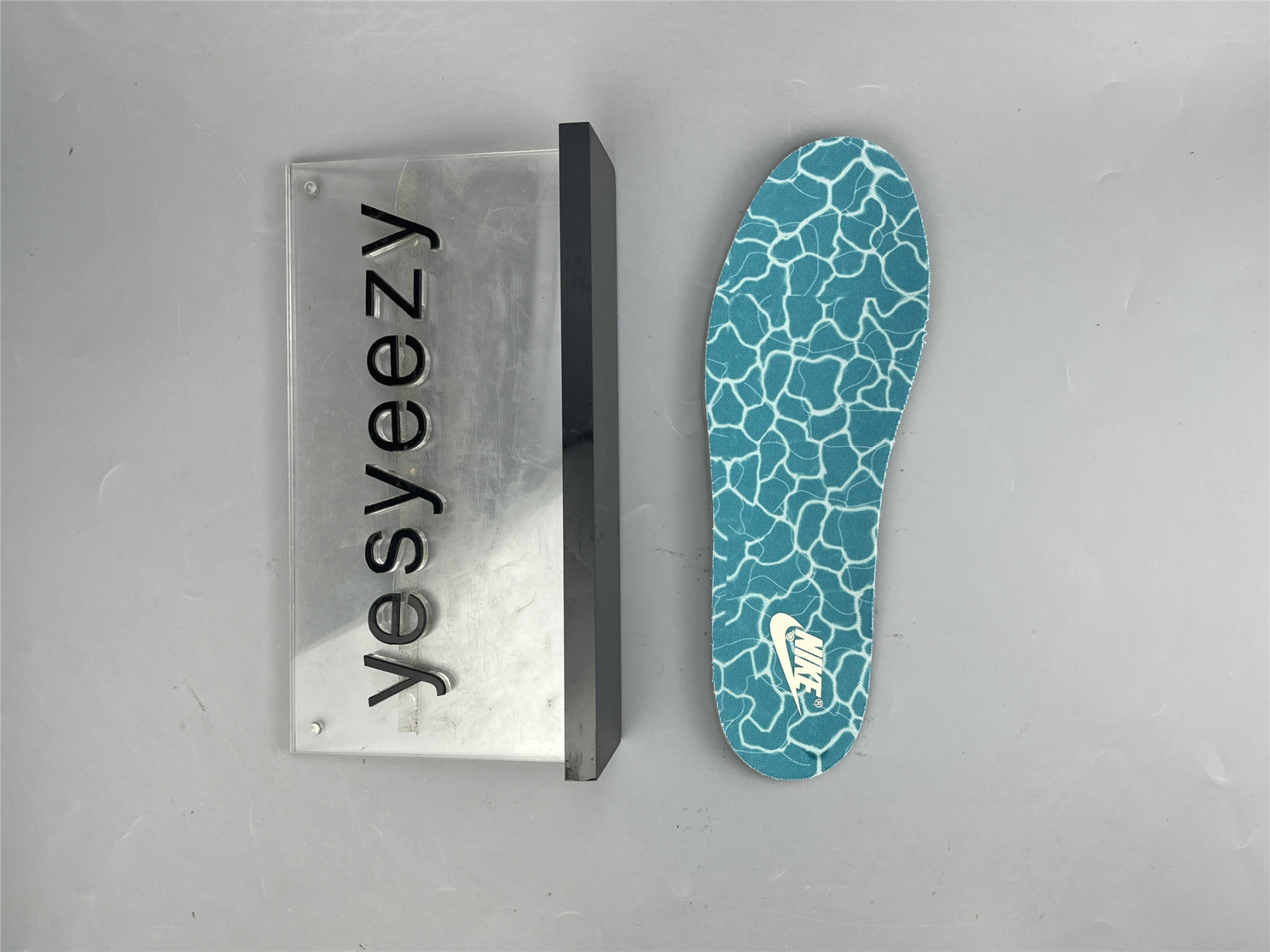 UA NIKE WMNS DUNK LOW 