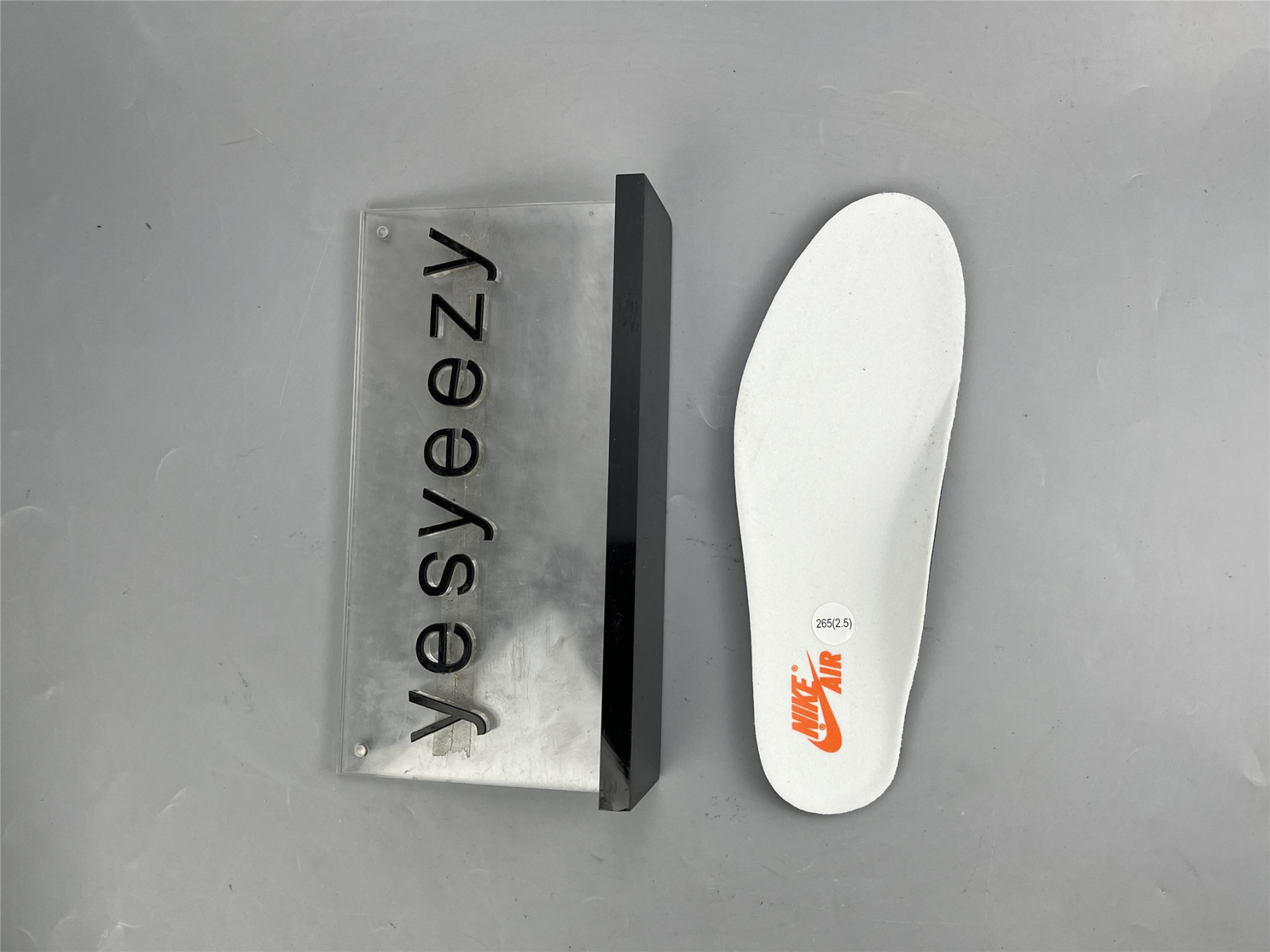 UA WMNS AIR JORDAN 1 HIGH OG 