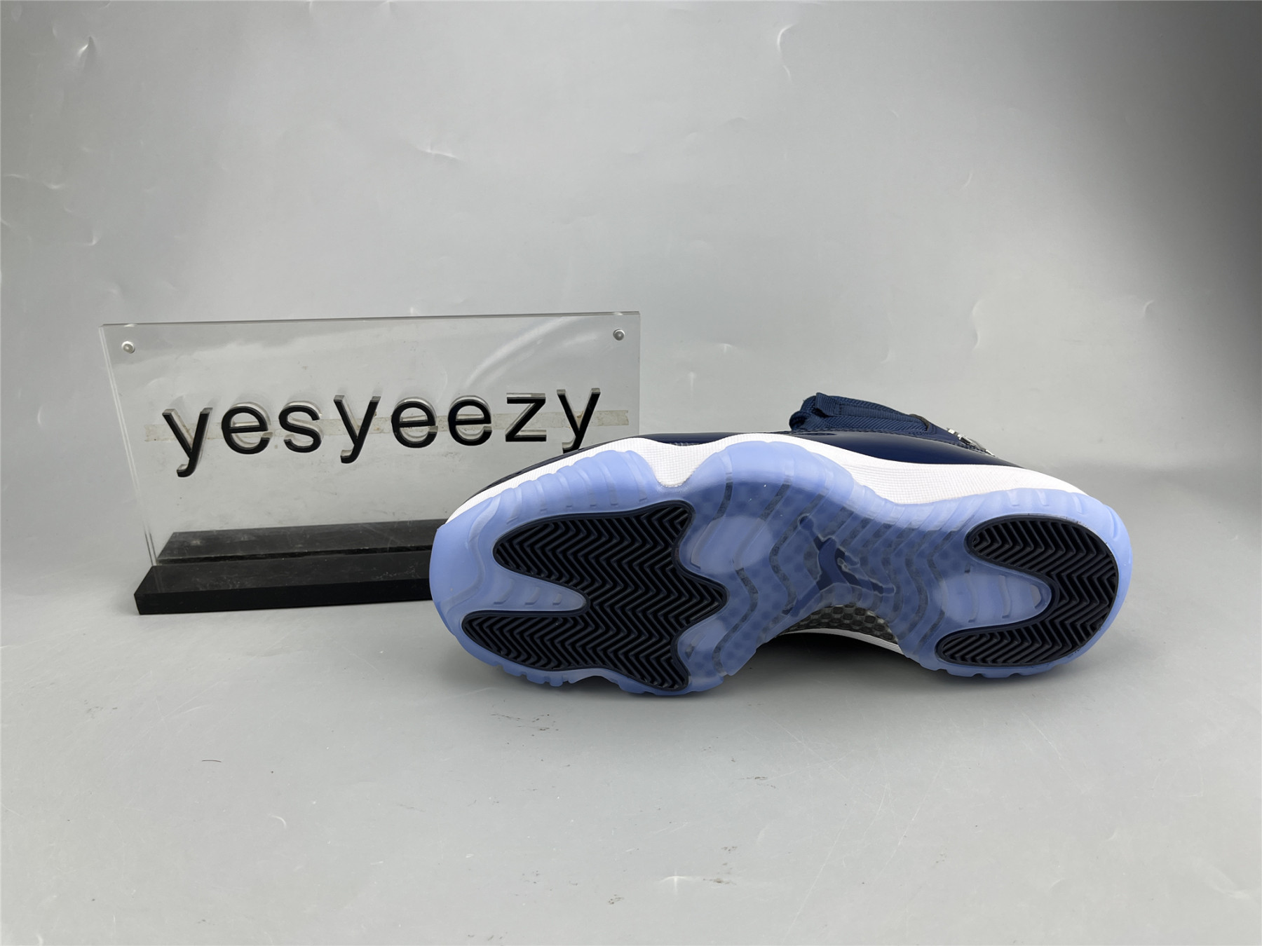 UA AIR JORDAN 11 RETRO BLUE