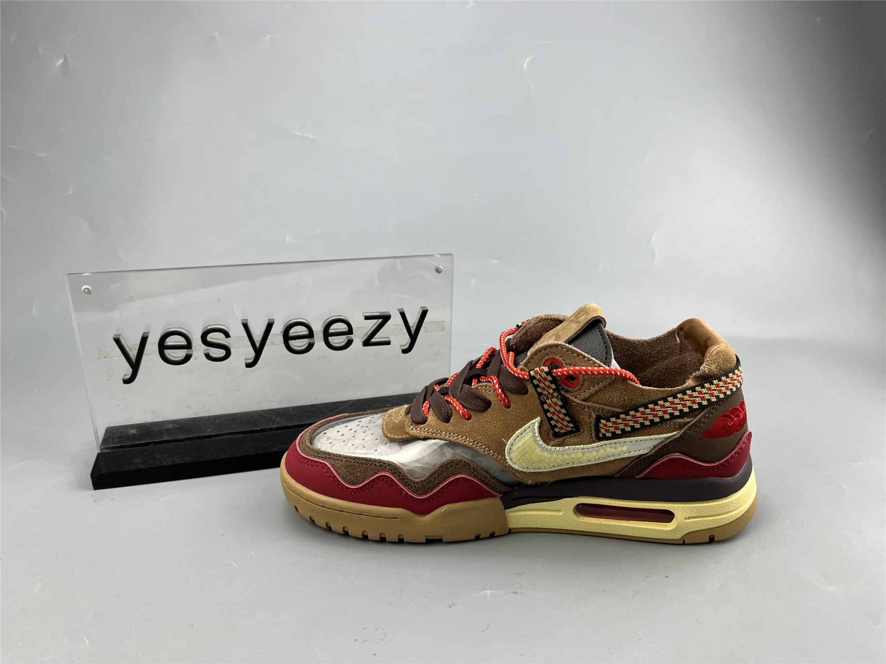 UA NIKE CLOT X AIR MAX 1 