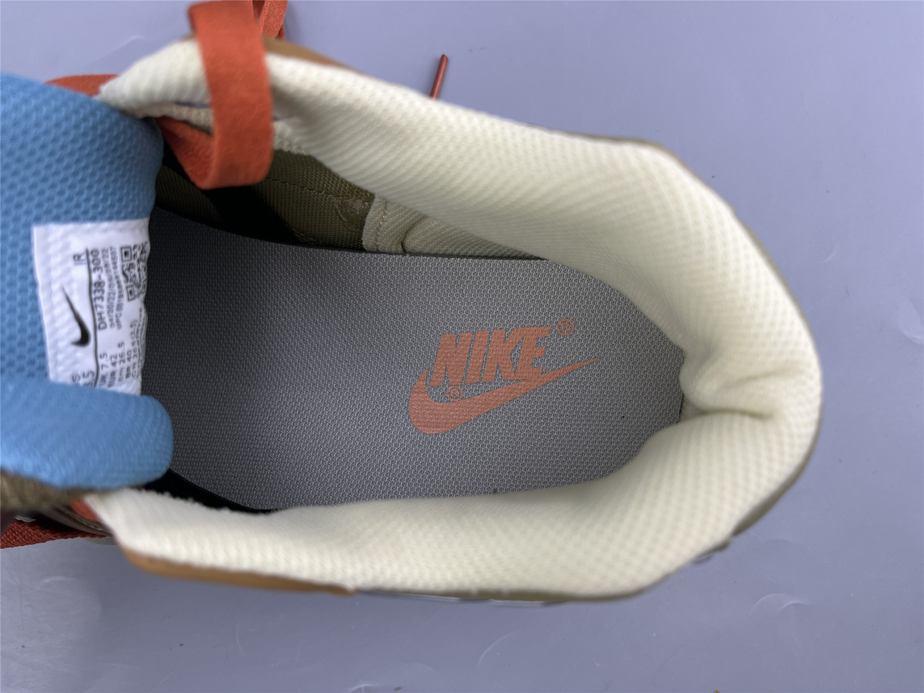 UA NIKE AIR TRAINER 1 