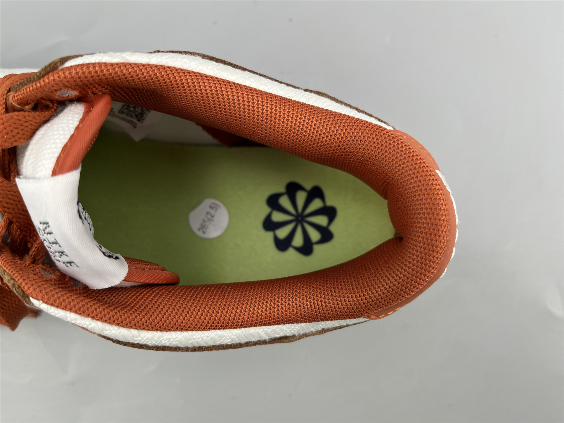 UA NIKE WMNS DUNK LOW RETRO 