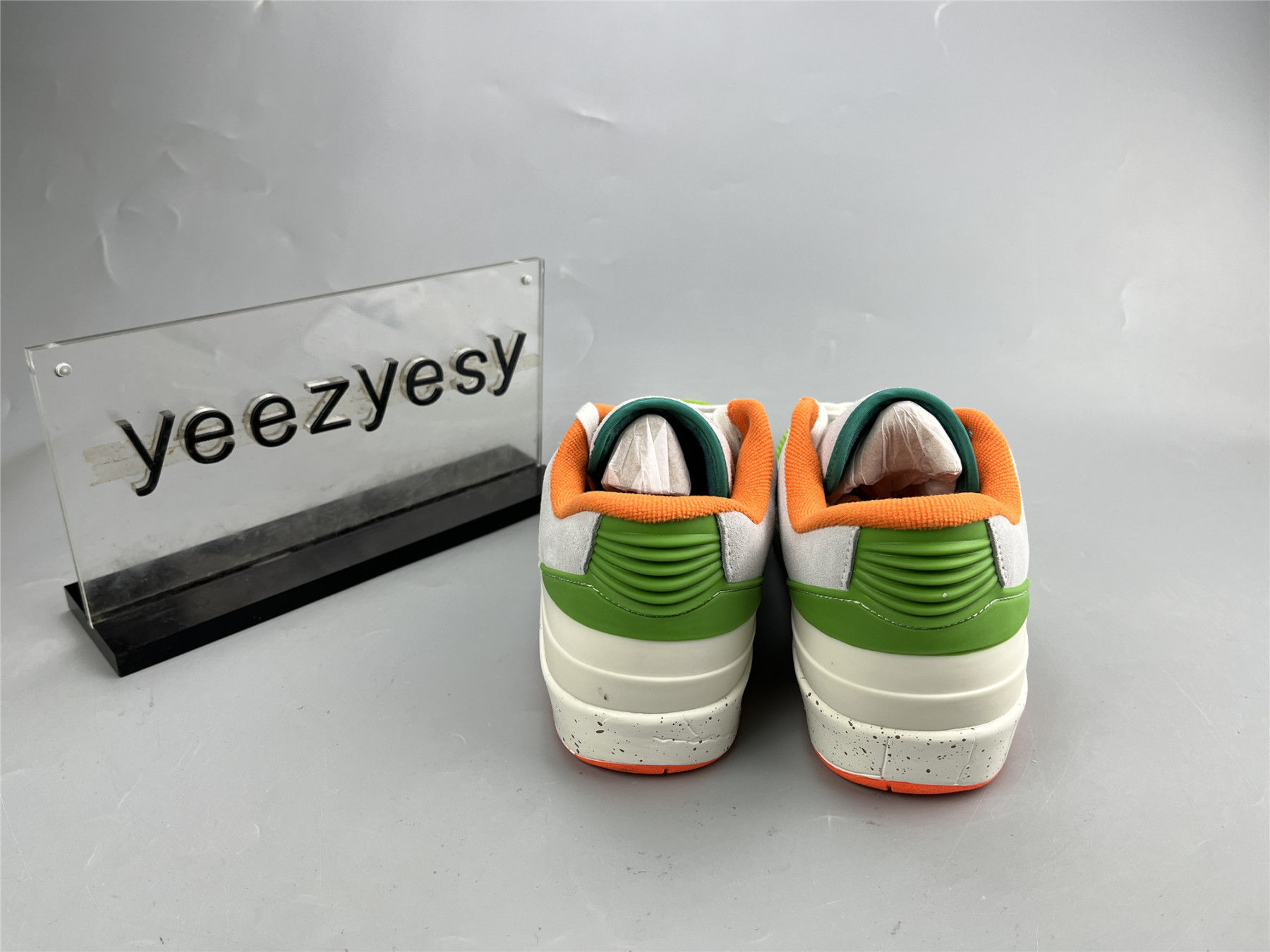 UA TITAN X WMNS AIR JORDAN 2 RETRO LOW