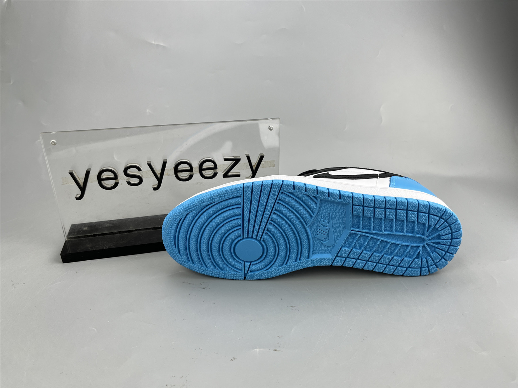 UA AIR JORDAN 1 RETRO LOW OG 