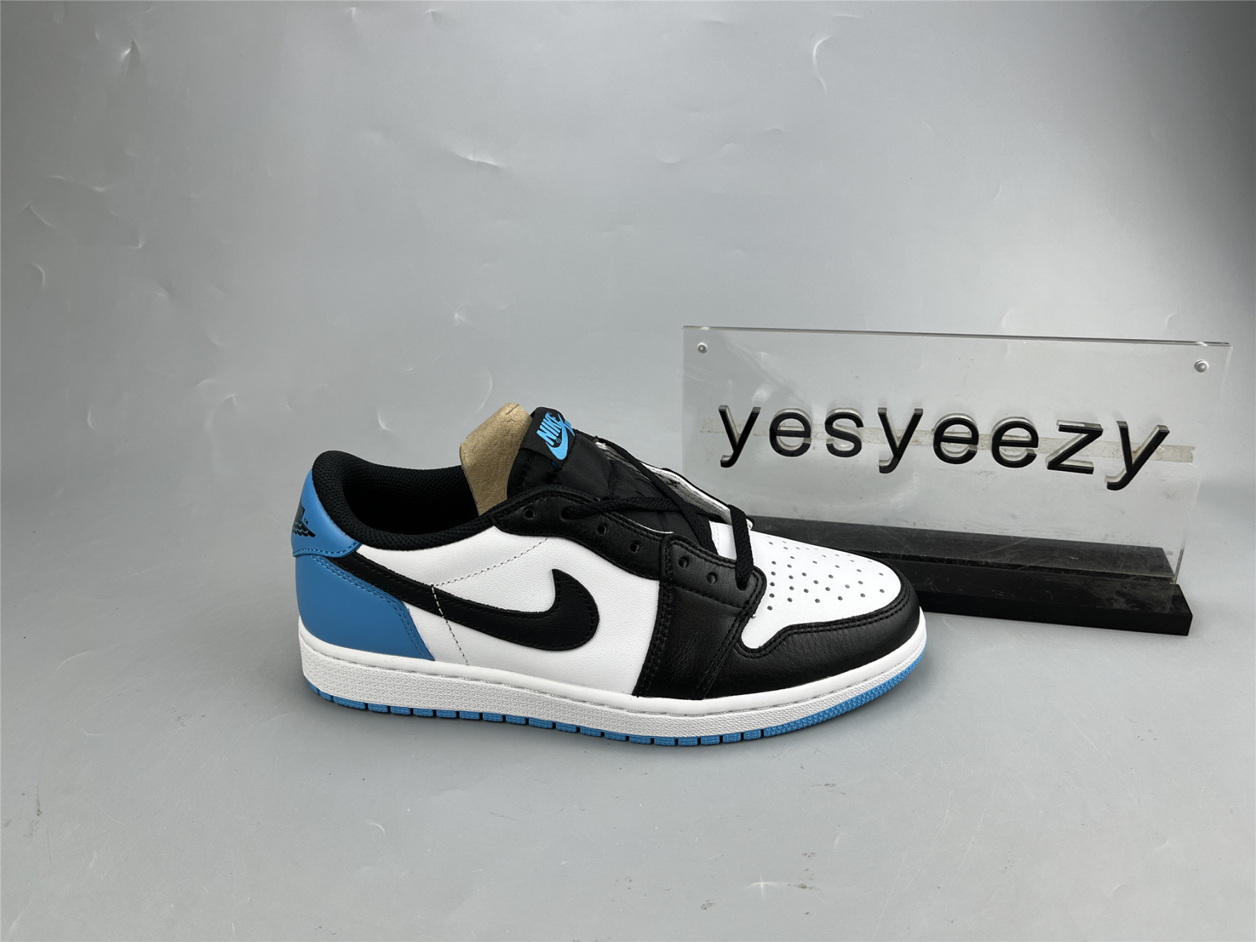 UA AIR JORDAN 1 RETRO LOW OG 