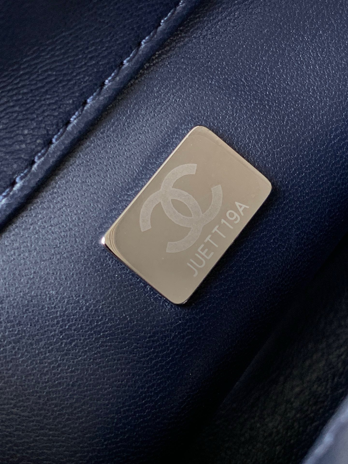 Ch**el Mini CF  20x15x7cm