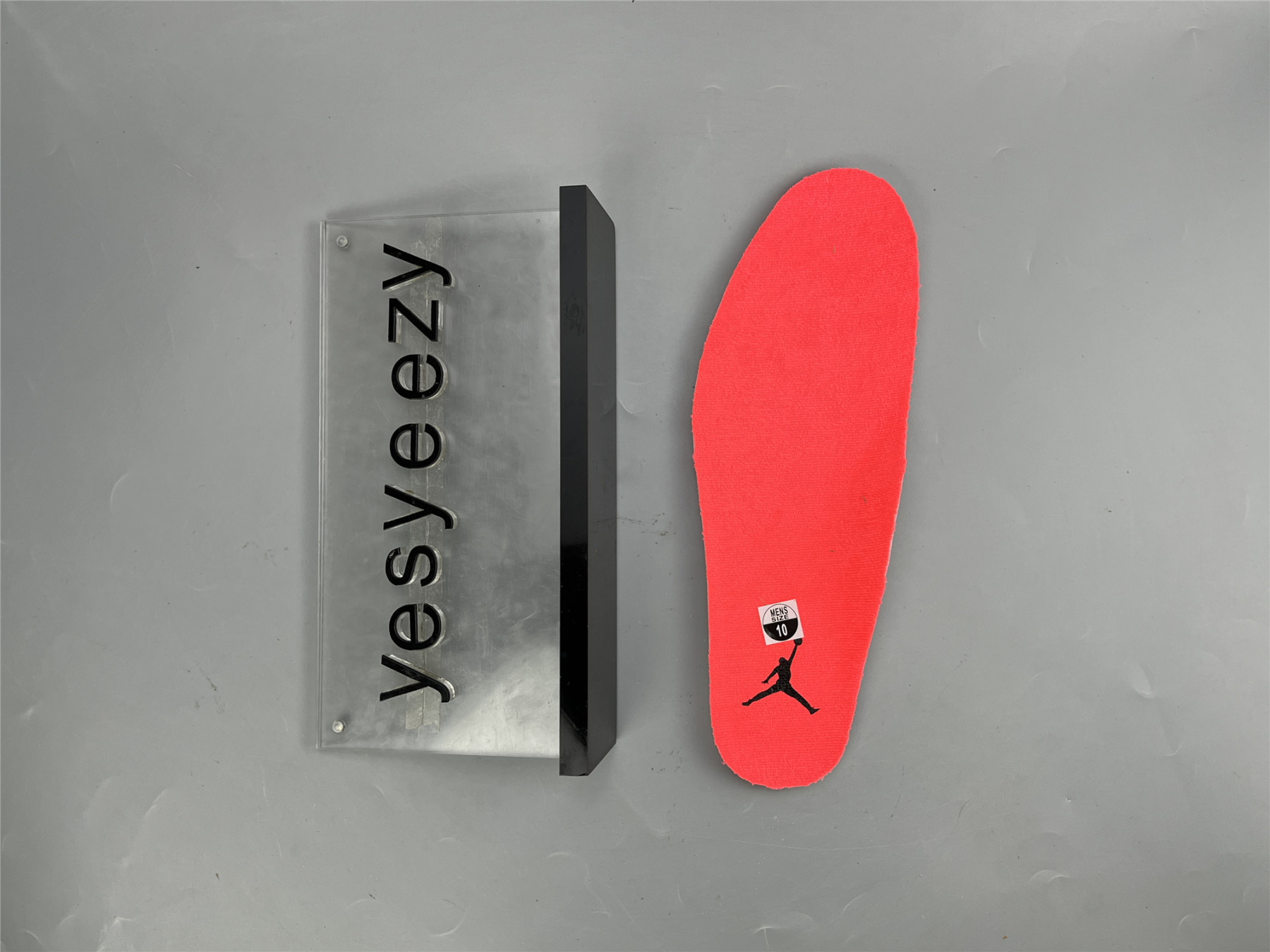 UA  AIR JORDAN 6 RETRO 