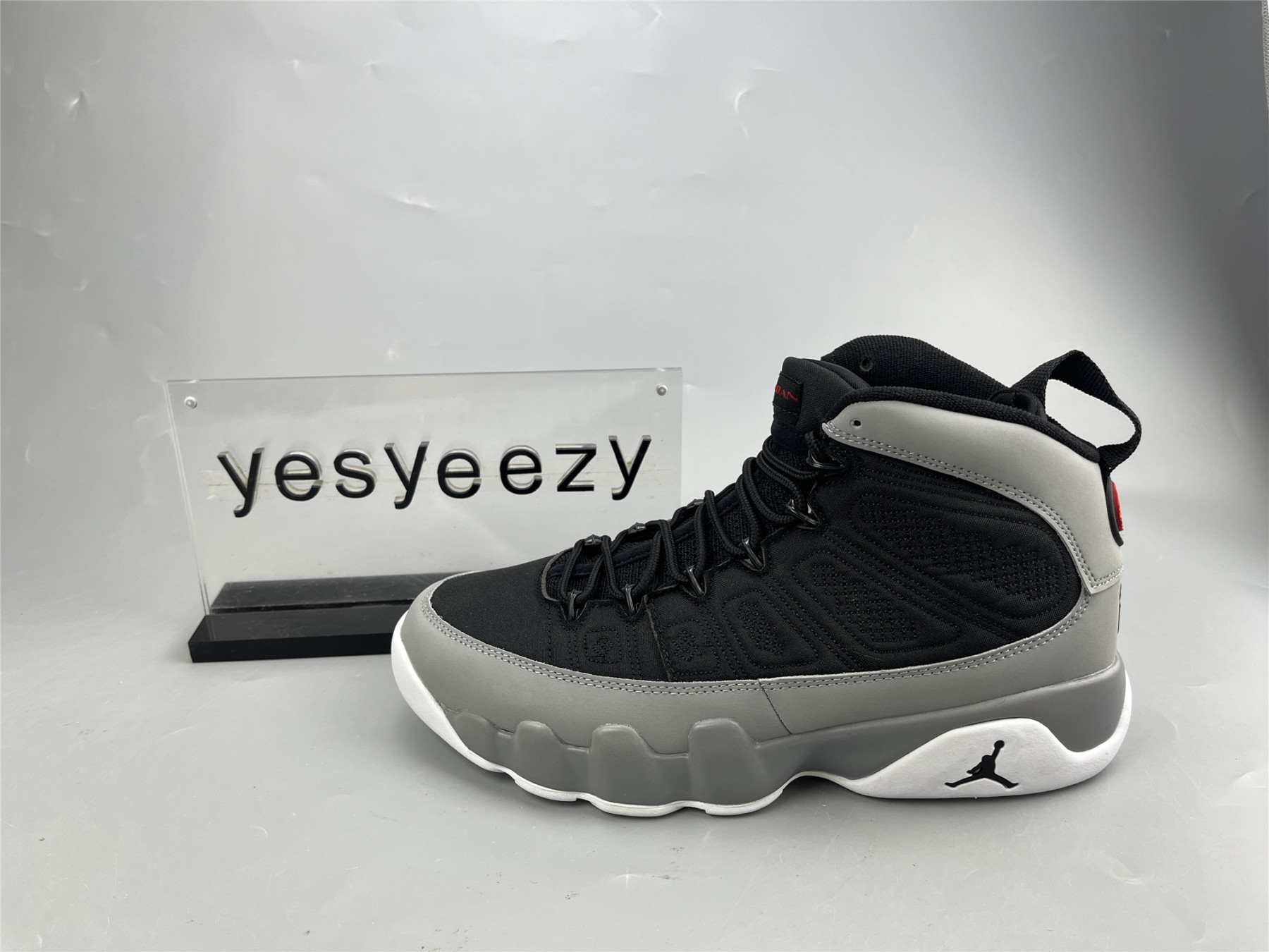 UA AIR JORDAN 9 RETRO 