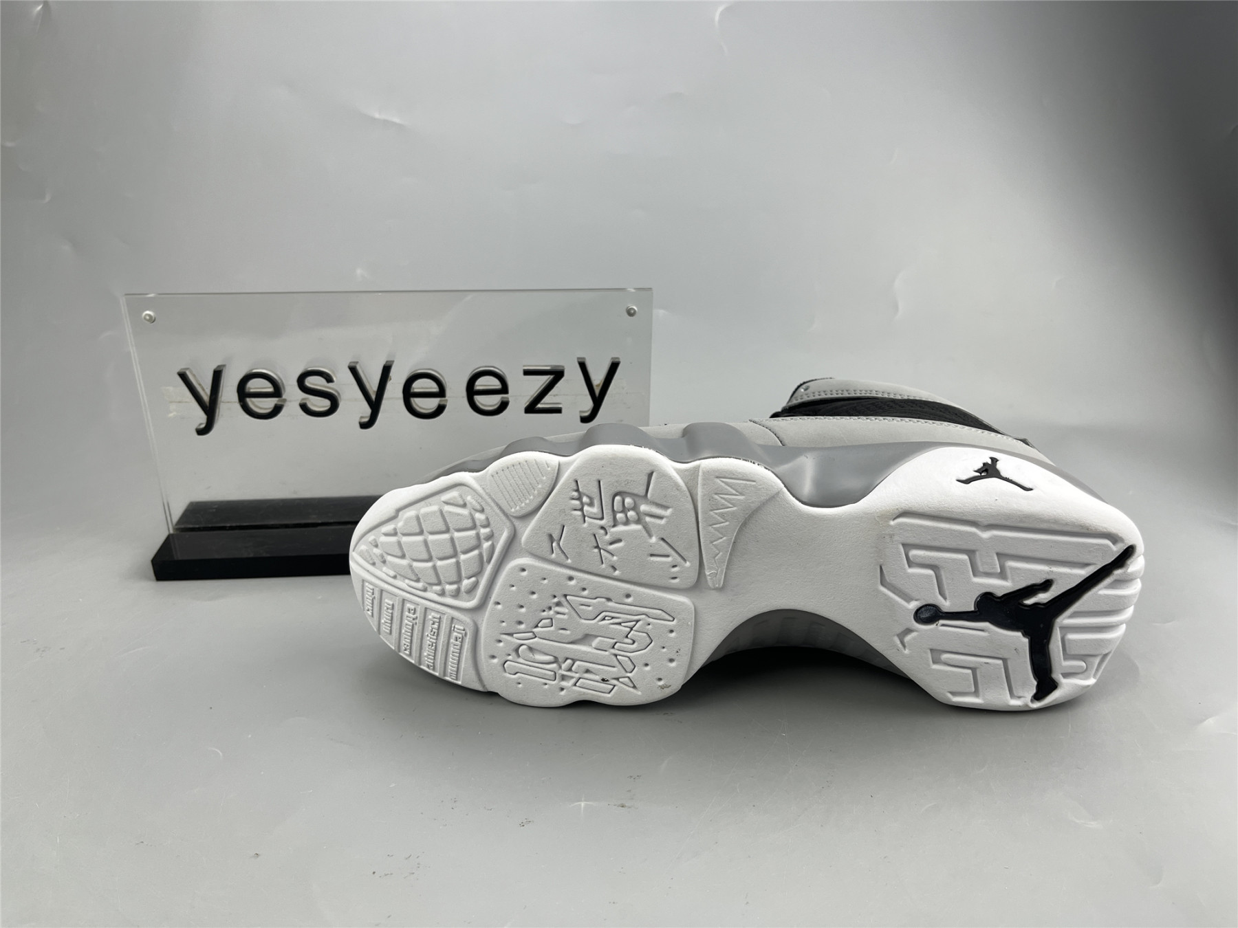 UA AIR JORDAN 9 RETRO 