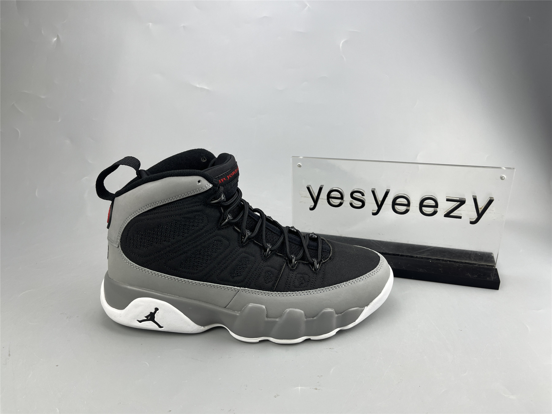 UA AIR JORDAN 9 RETRO 