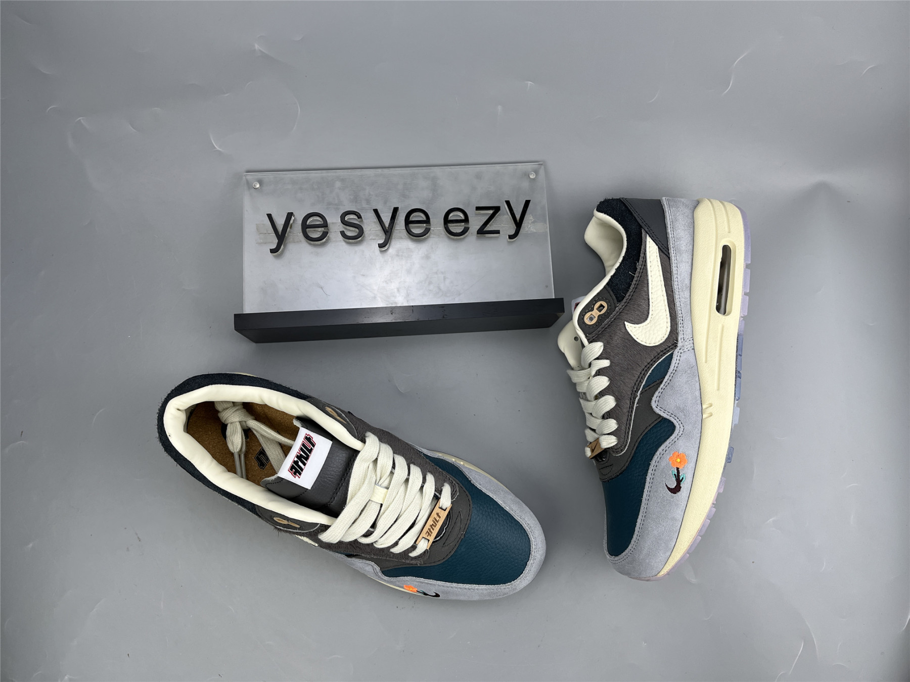 UA NIKE KASINA X AIR MAX 1 SP 