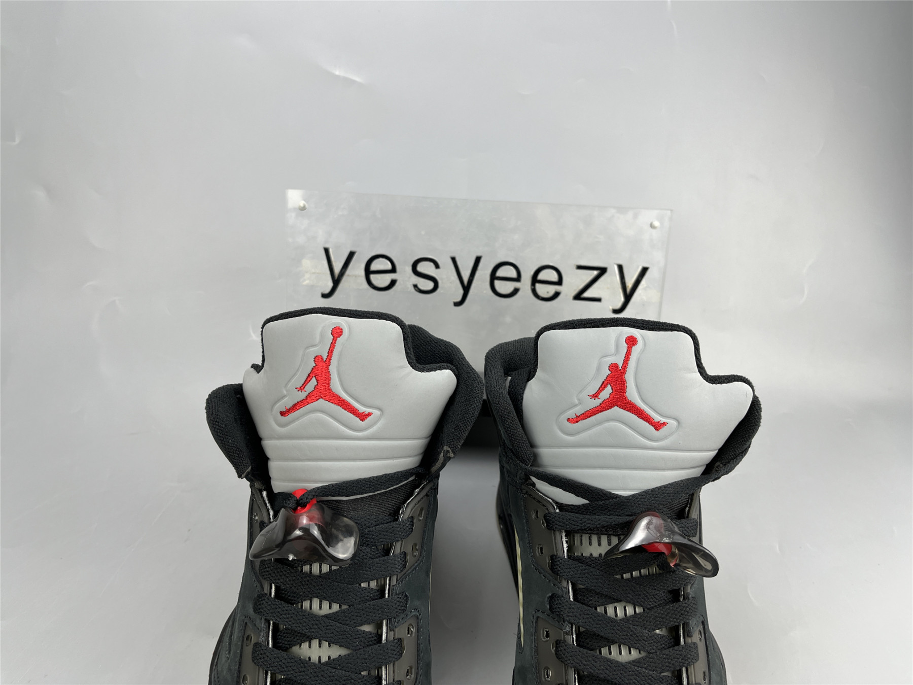 UA WMNS AIR JORDAN 5 GORE-TEX 