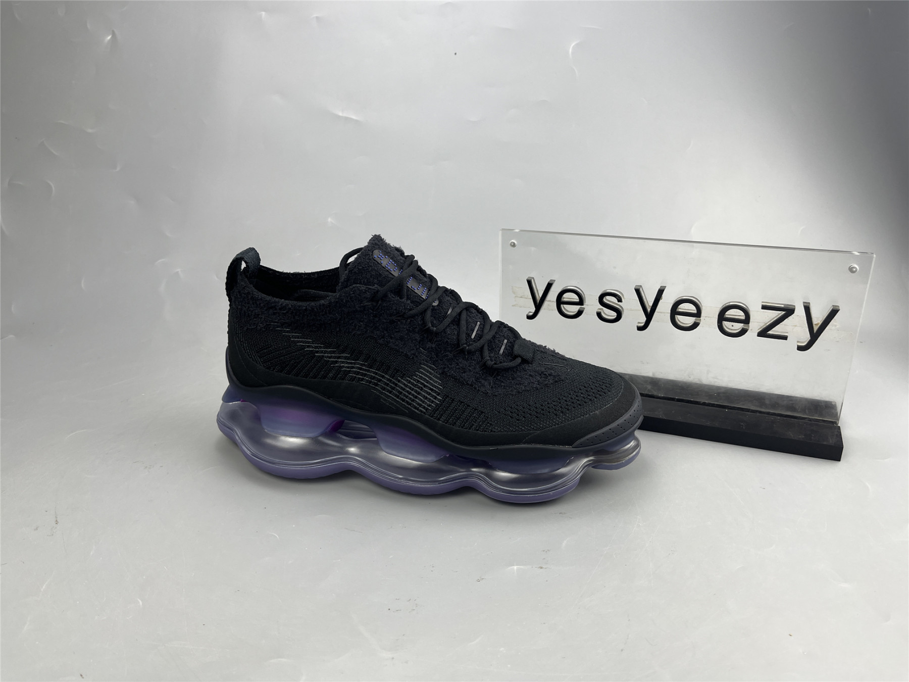 UA NIKE AIR MAX SCORPION 