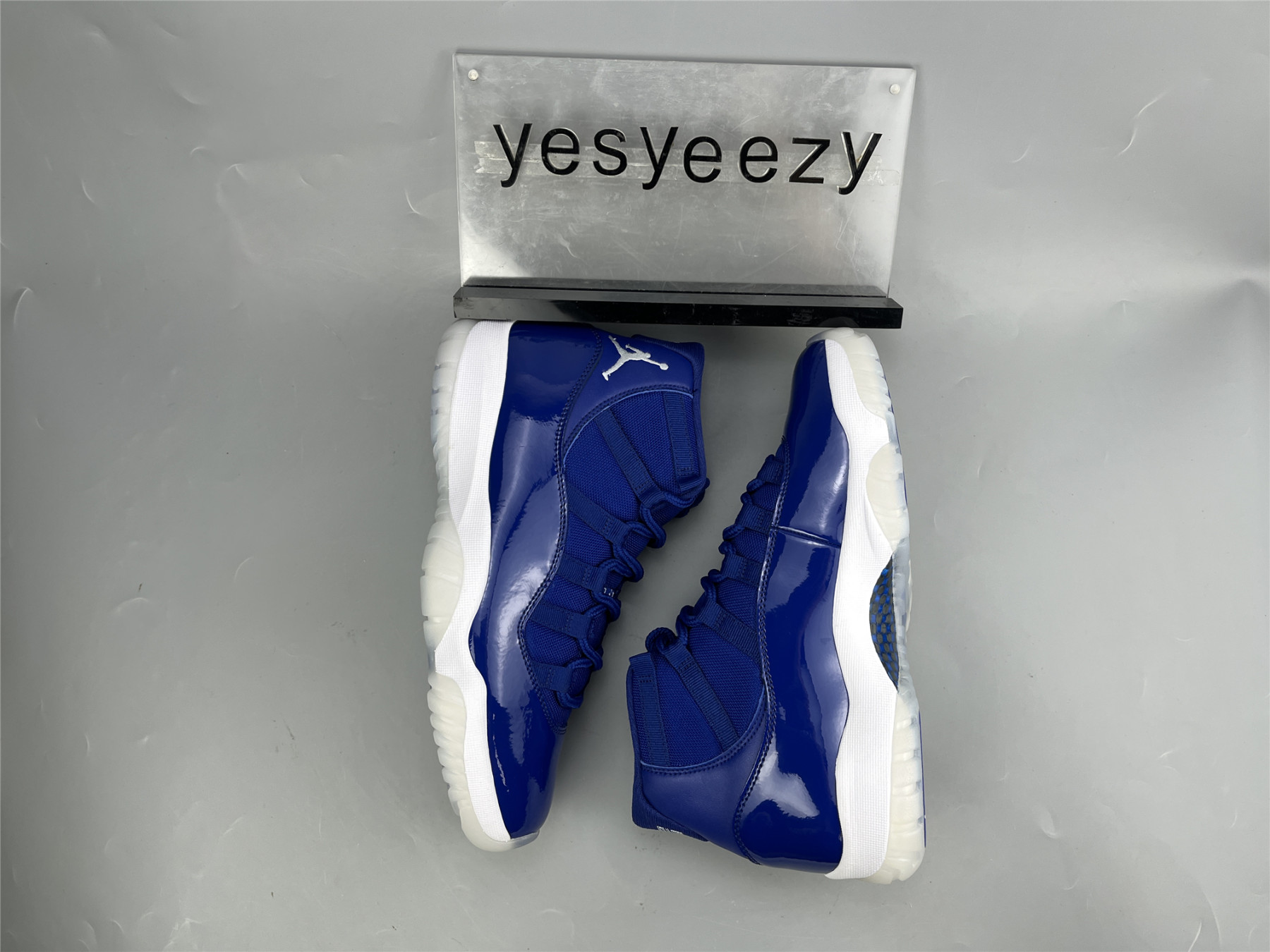 UA AIR JORDAN 11 RETRO LEGEND BLUE