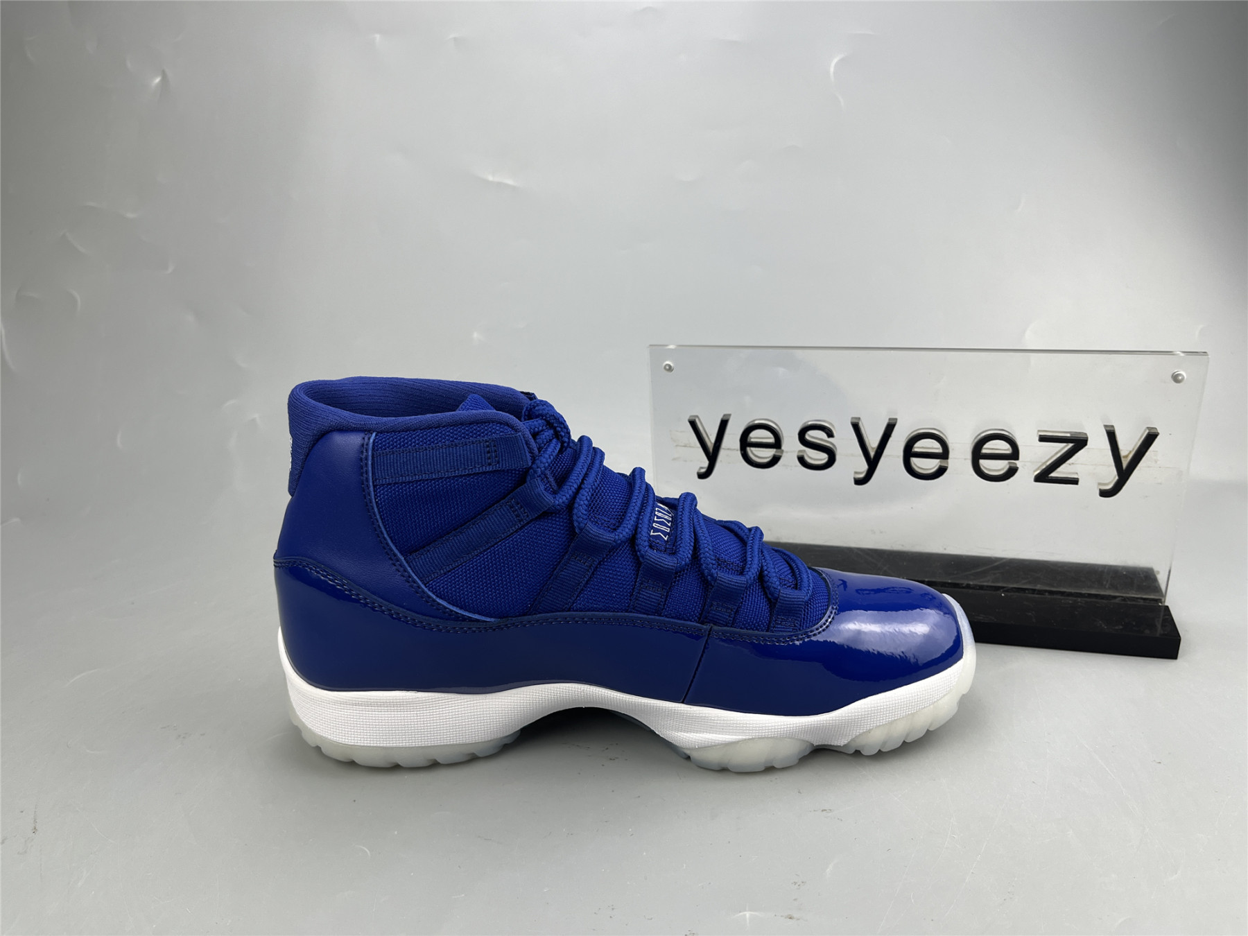 UA AIR JORDAN 11 RETRO LEGEND BLUE