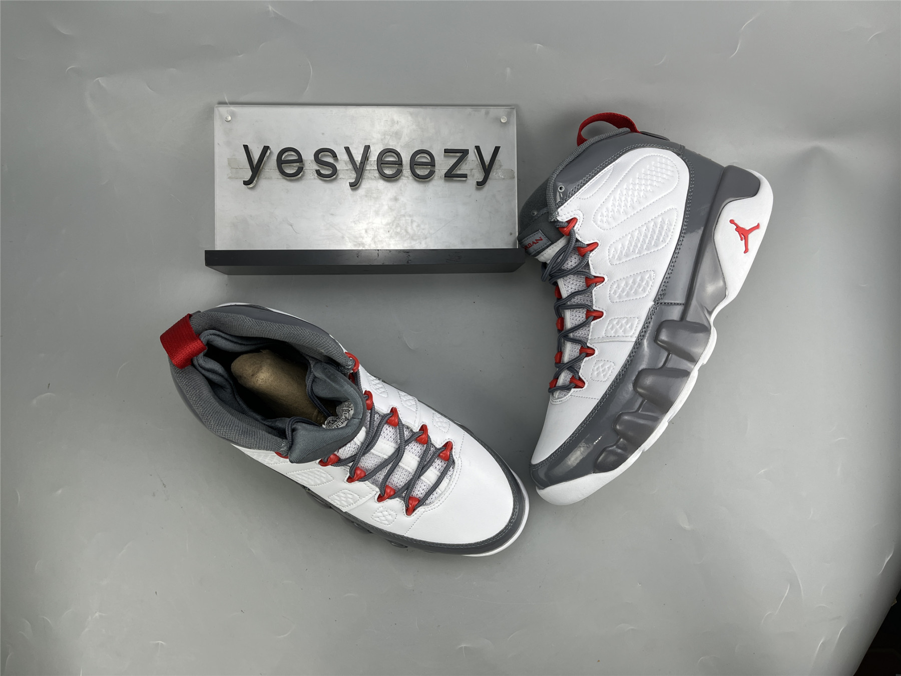 UA AIR JORDAN 9 RETRO 