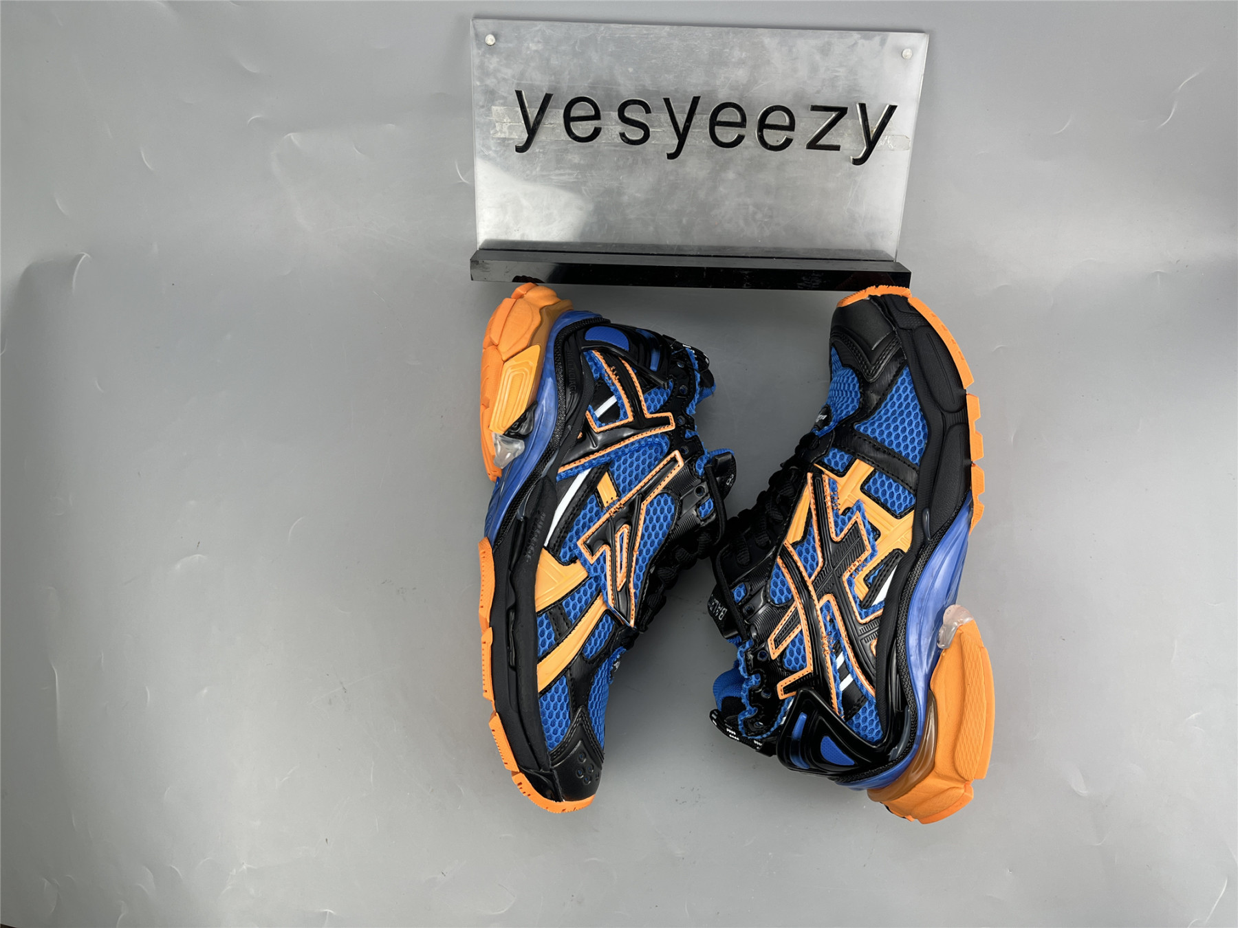 UA RUNNER ROYAL ORANGE