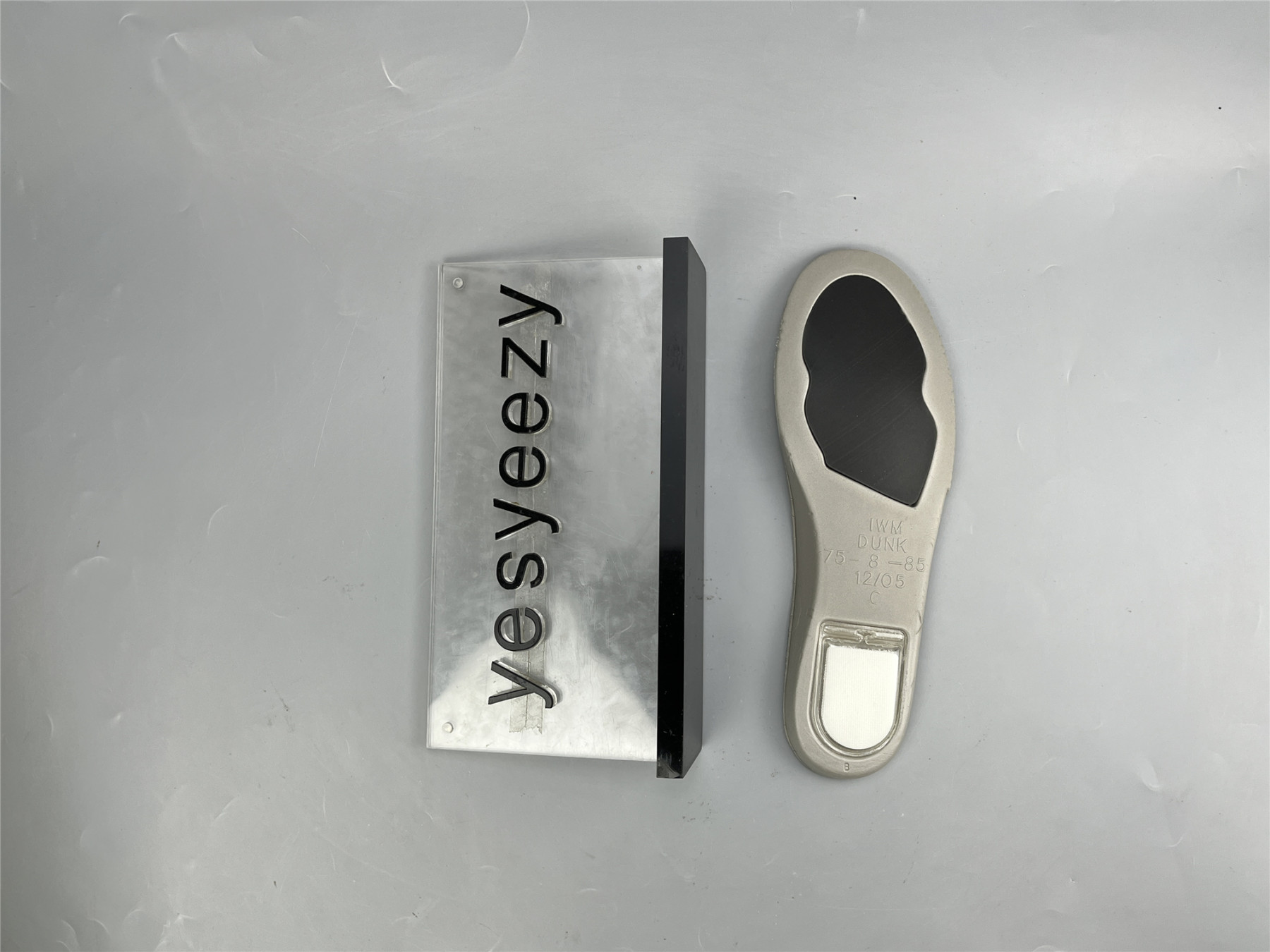 UA NIKE DUNK LOW PRO SB 