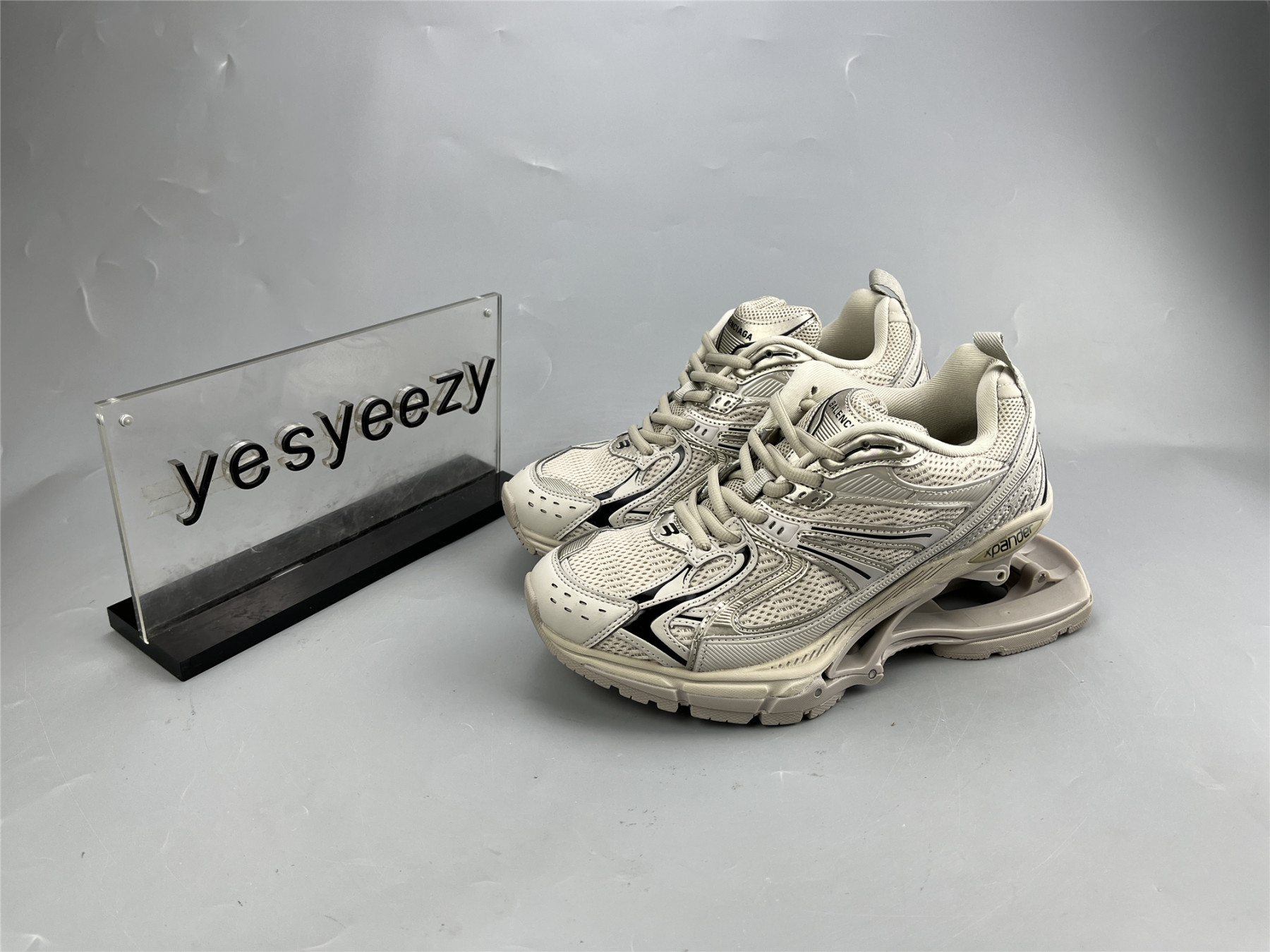 UA X-PANDER BEIGE BROWN