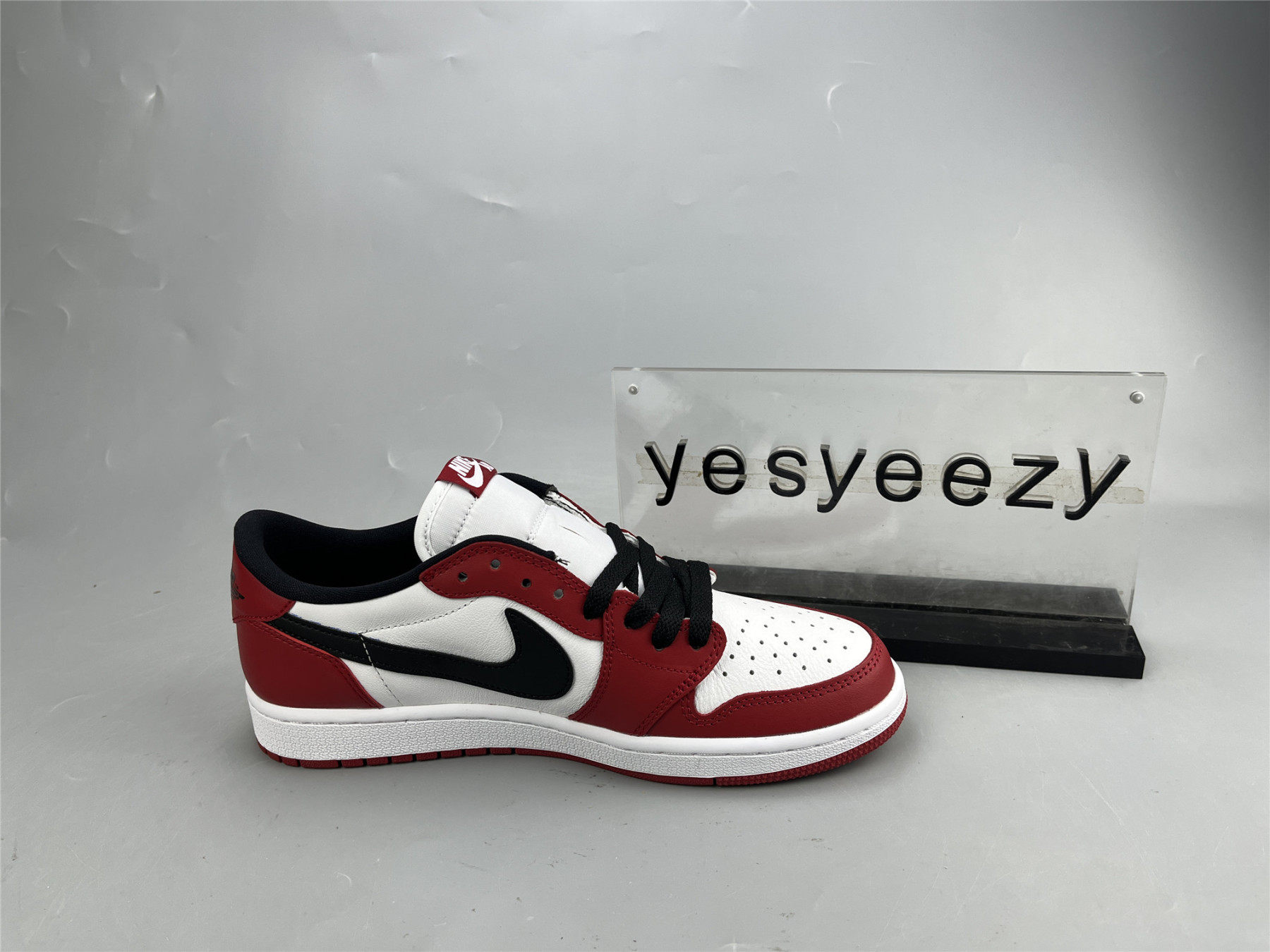 UA AIR JORDAN 1 RETRO LOW OG 