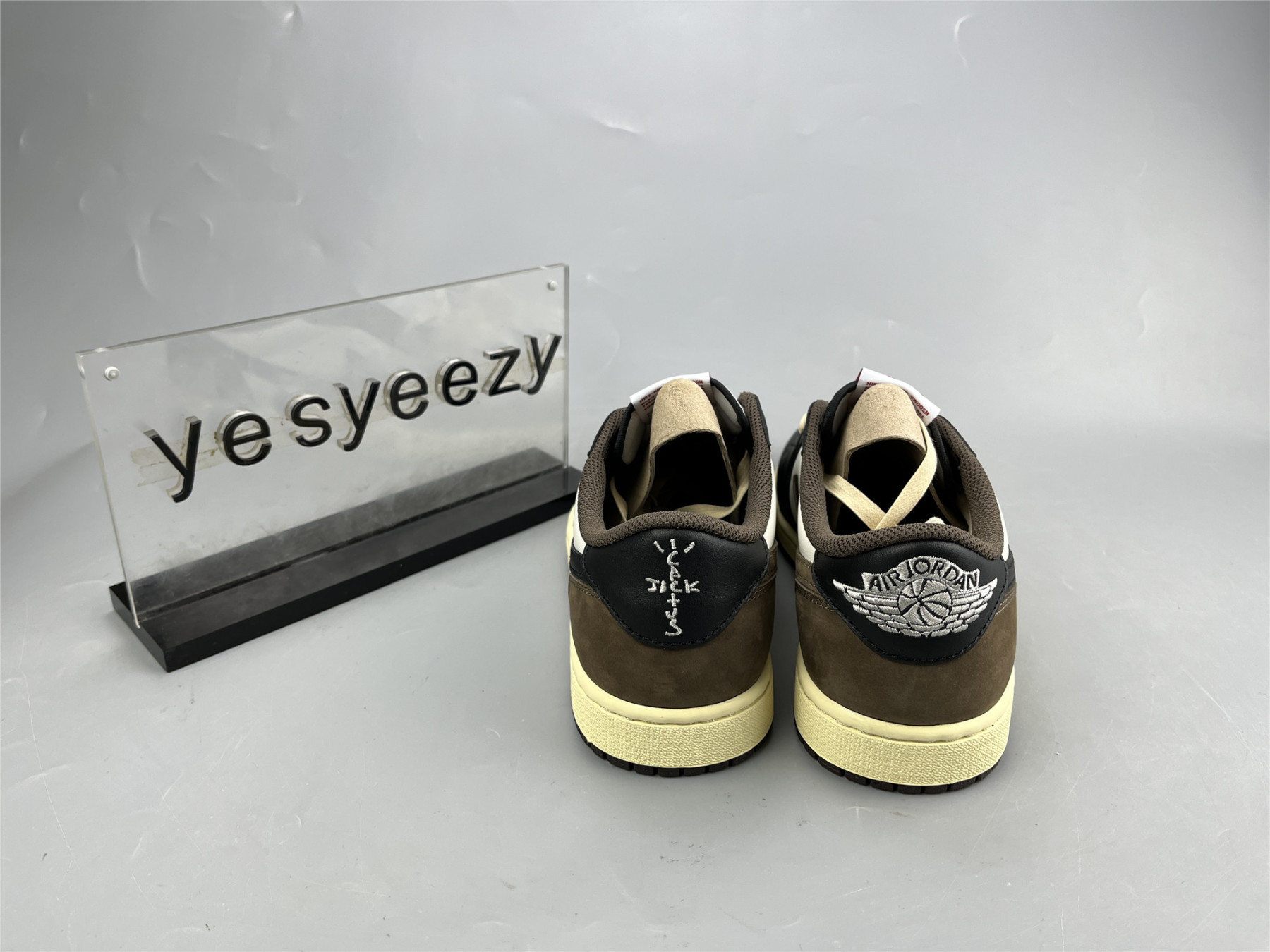 UA AIR JORDAN 1 LOW OG SP