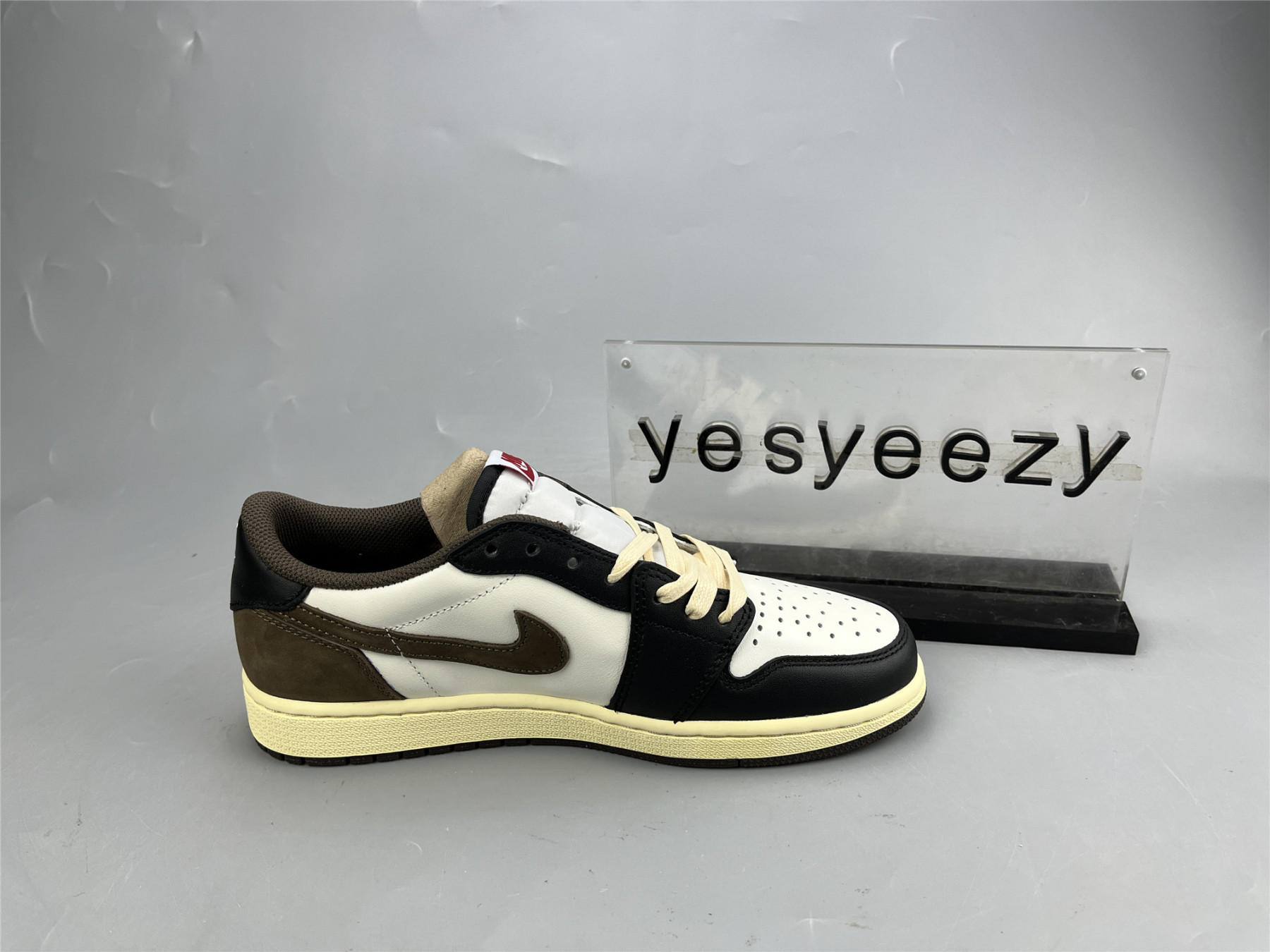 UA AIR JORDAN 1 LOW OG SP