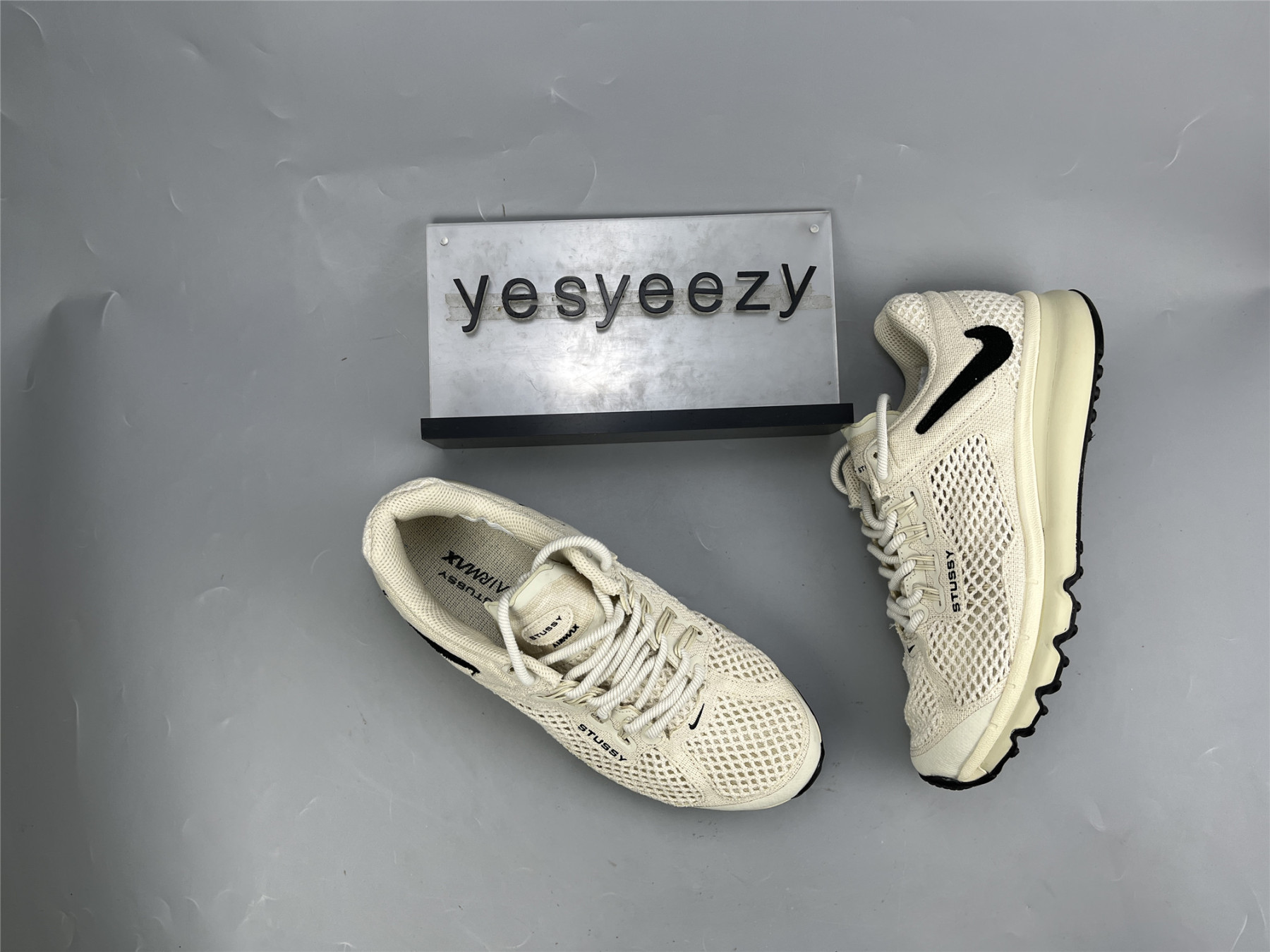 UA NIKE STUSSY X AIR MAX 2013 