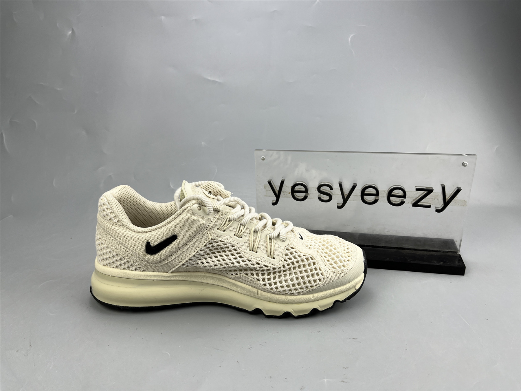 UA NIKE STUSSY X AIR MAX 2013 