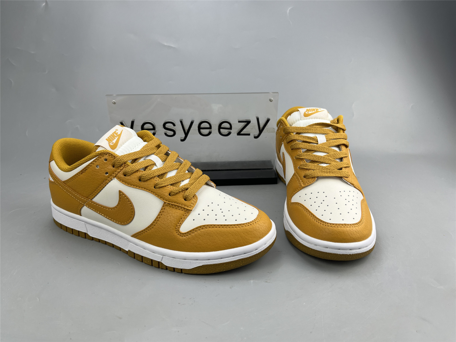 UA NIKE WMNS DUNK LOW NEXT NATURE 