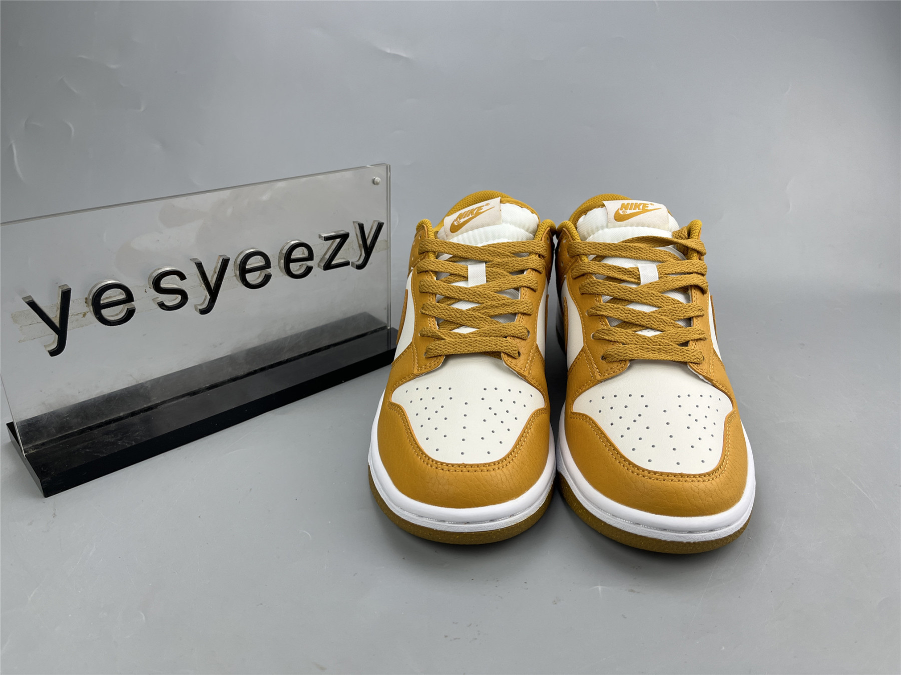 UA NIKE WMNS DUNK LOW NEXT NATURE 