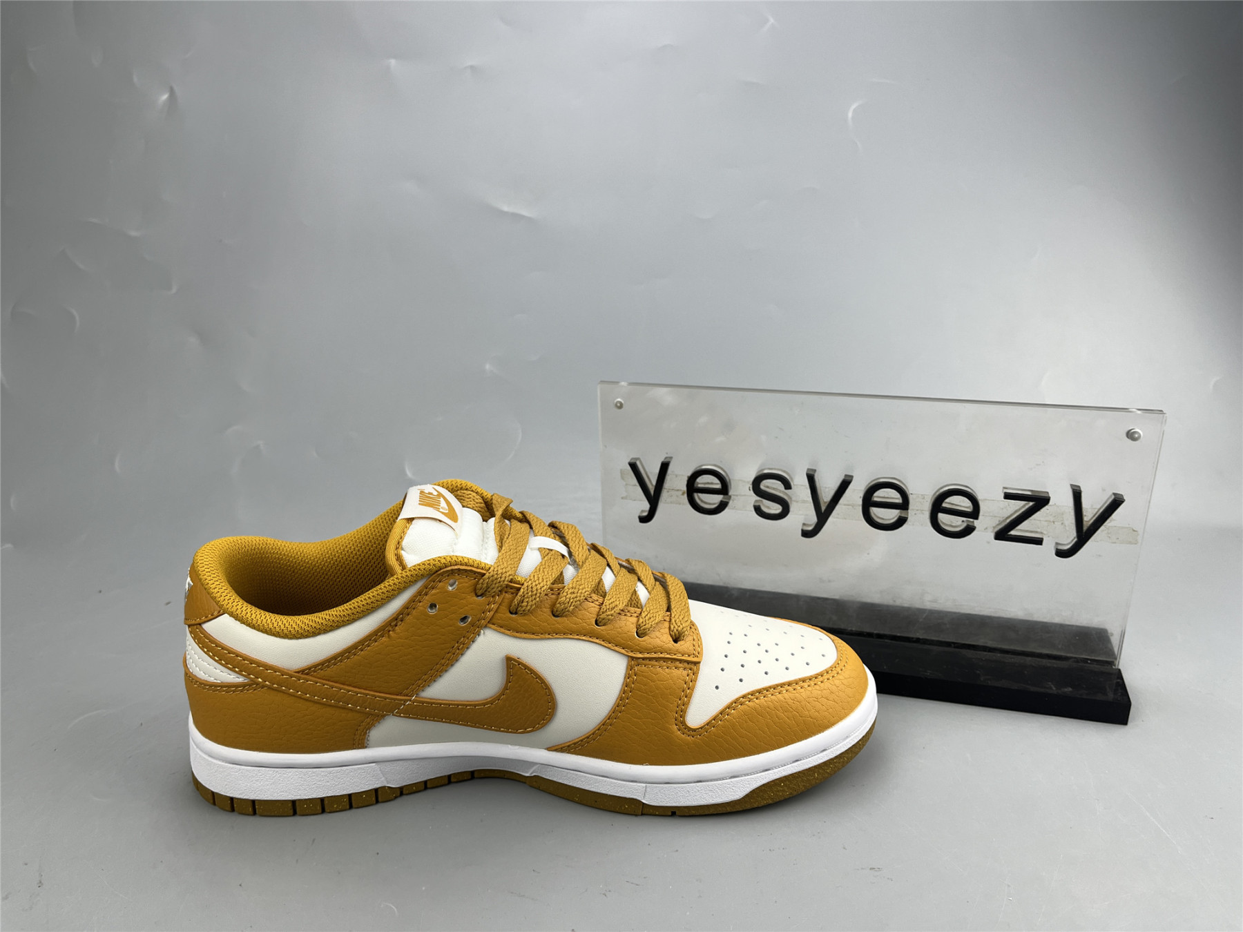 UA NIKE WMNS DUNK LOW NEXT NATURE 