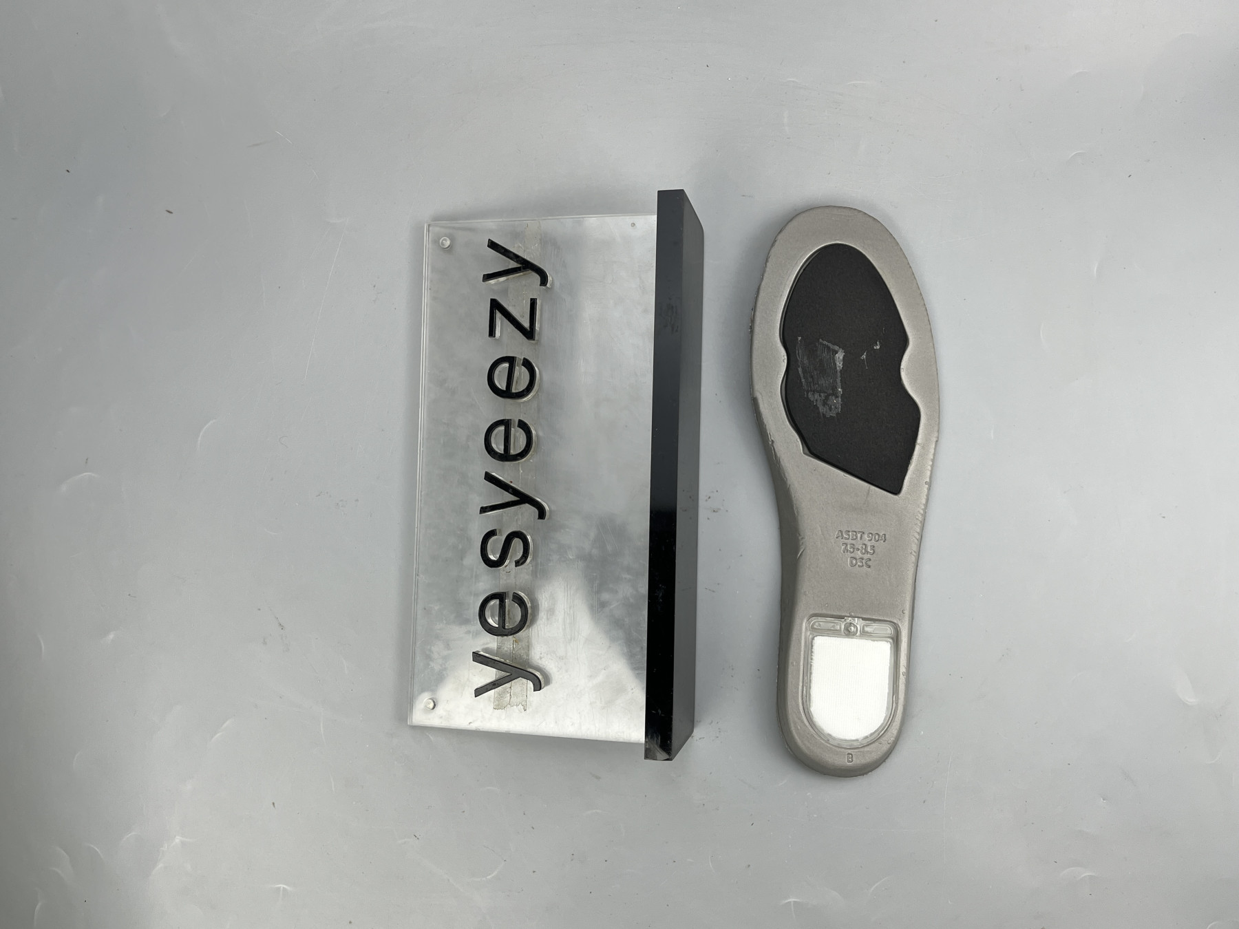 UA NIKE XAVIER SCHIPANI X DUNK LOW SB 