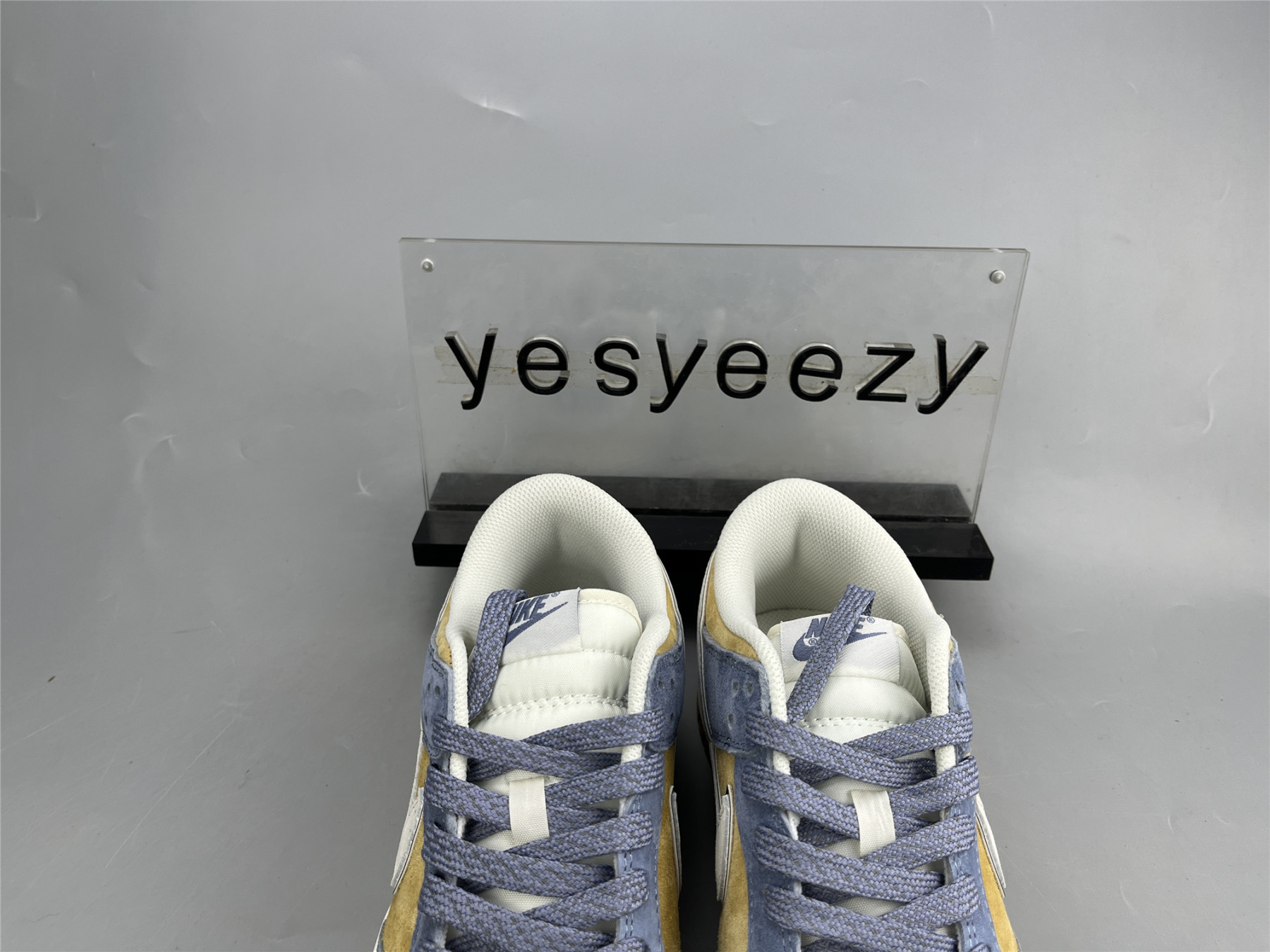 UA NIKE DUNK LOW PURPLE YELLOW