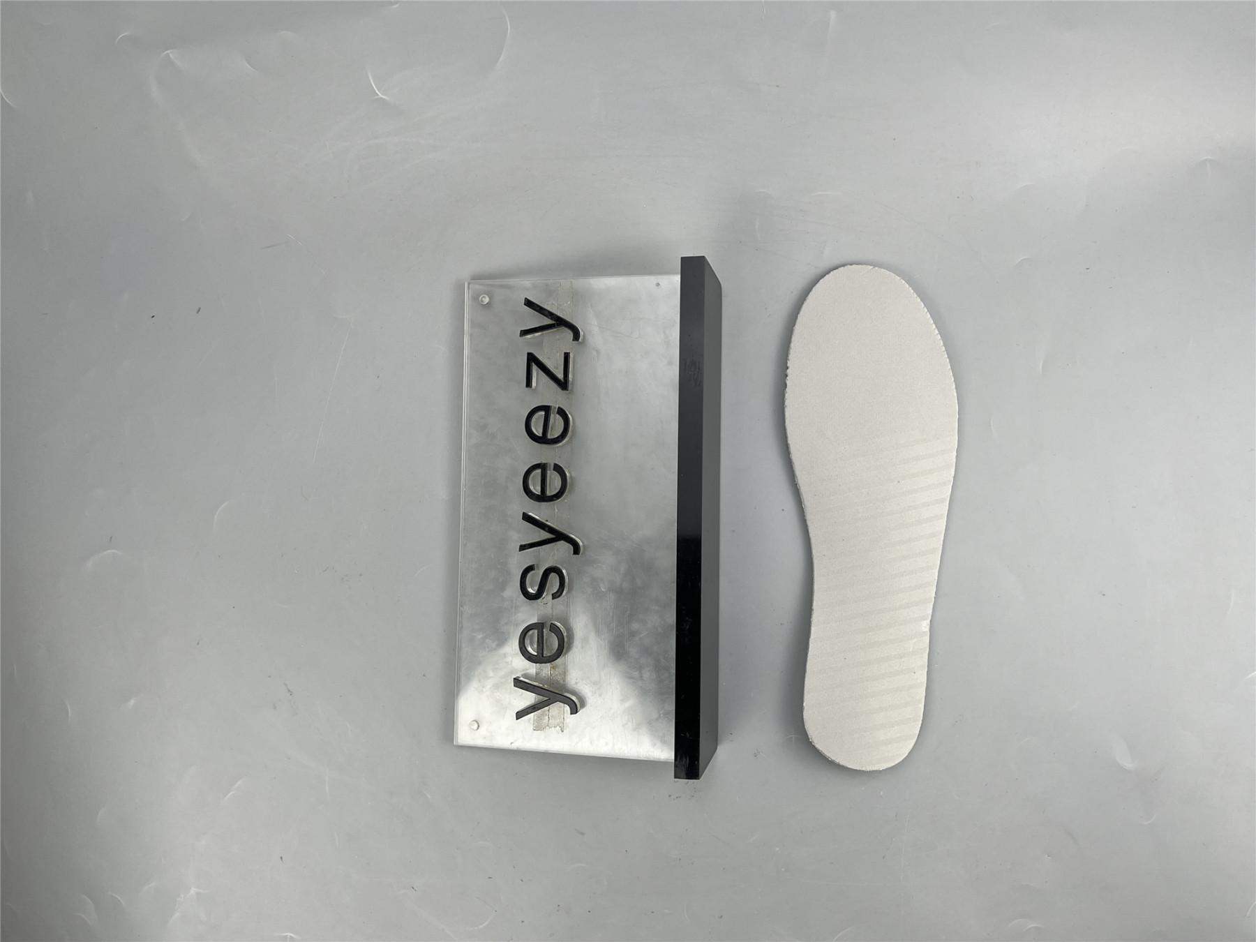 UA NIKE DUNK LOW LIGHT GREY