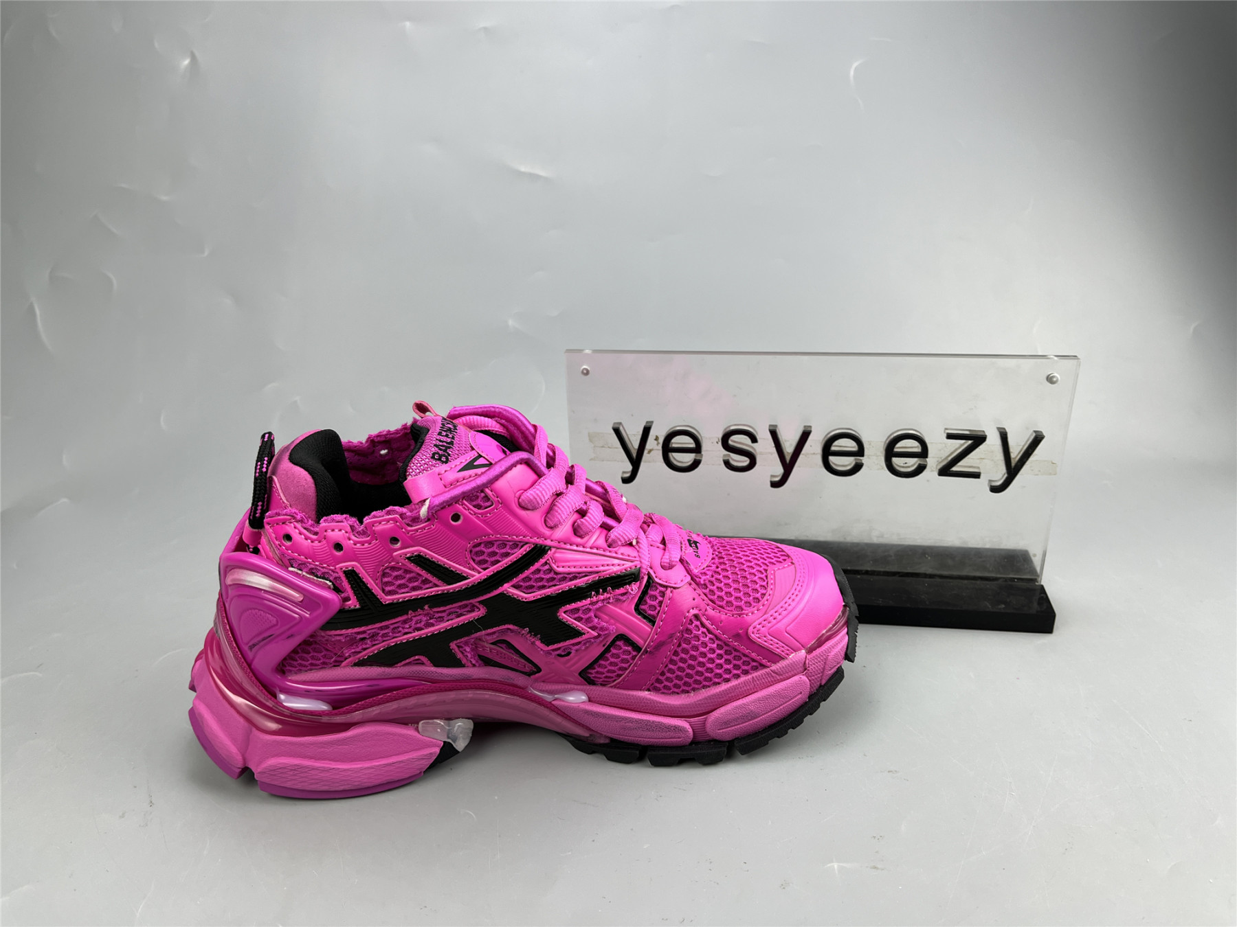 UA RUNNER DARK PINK BLACK