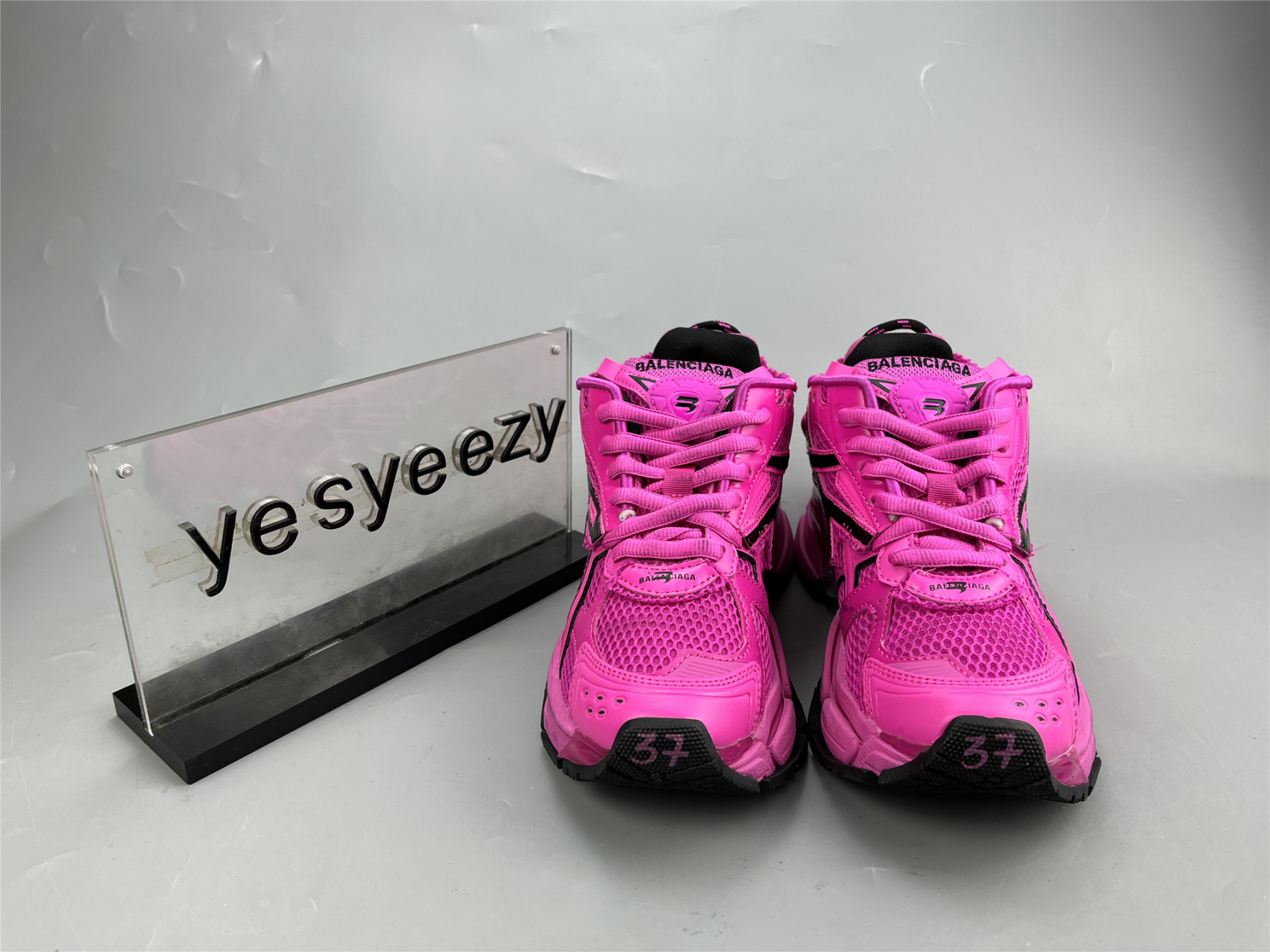 UA RUNNER DARK PINK BLACK