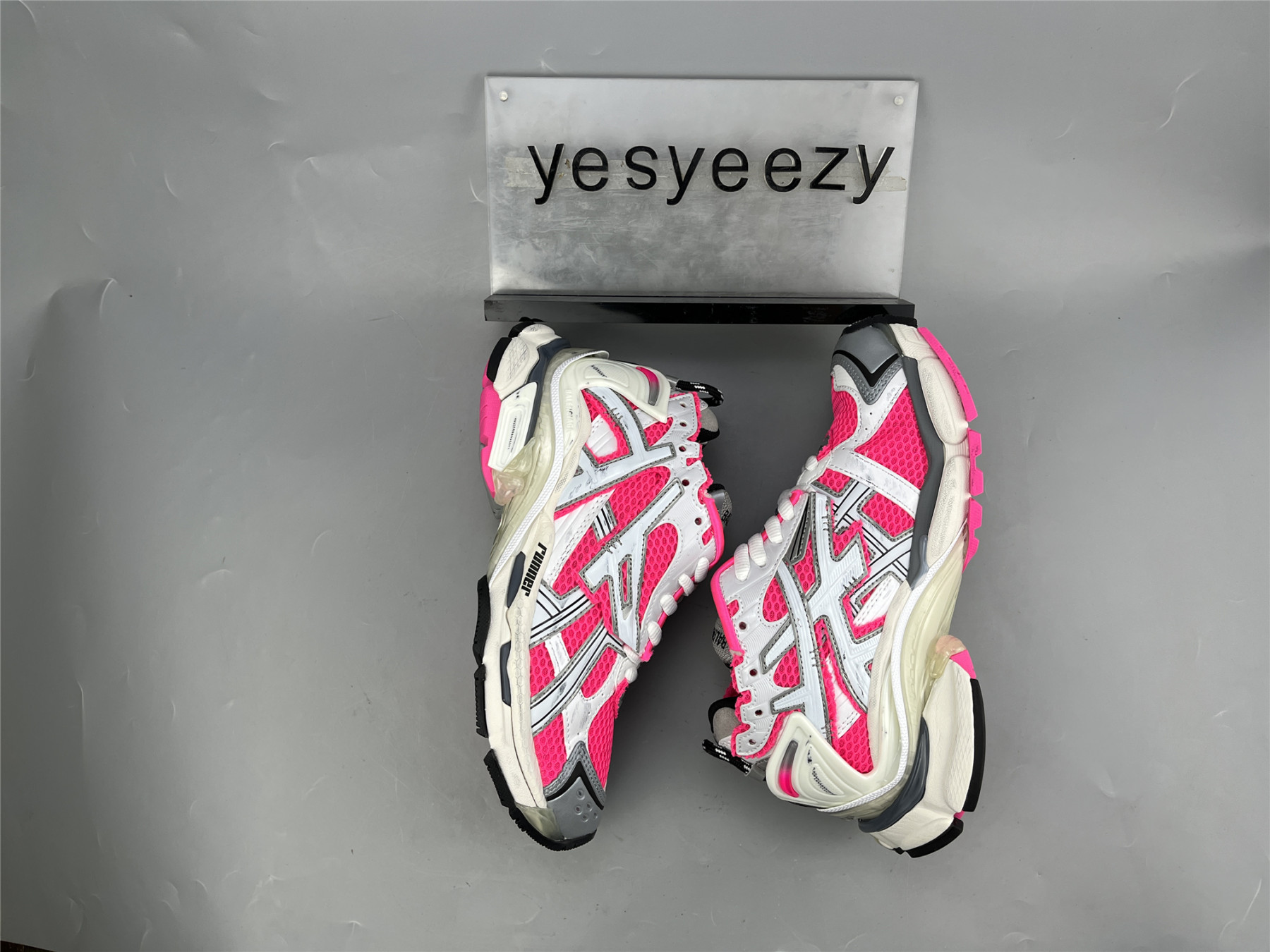 UA RUNNER PINK GREY BLK