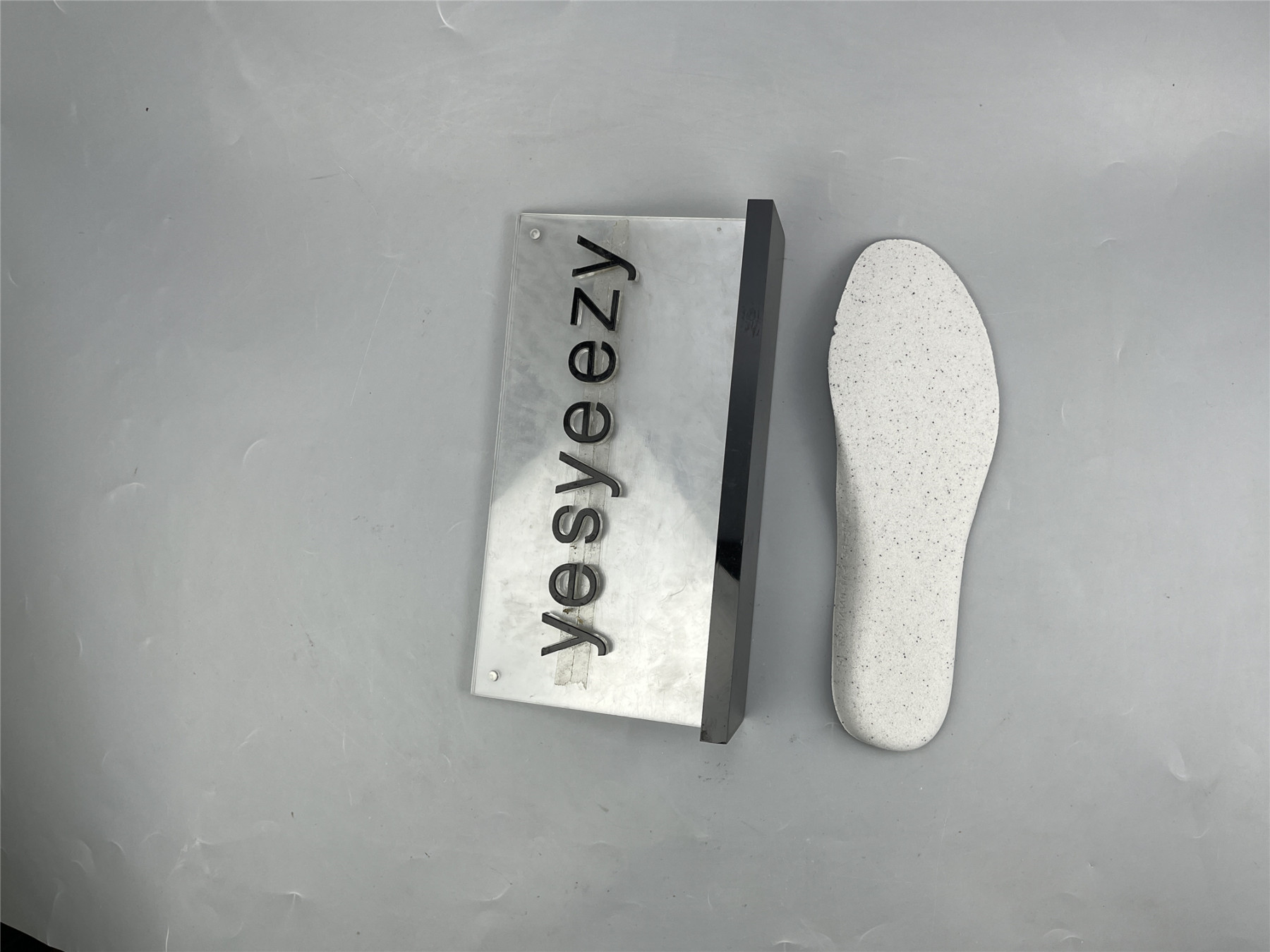 UA RUNNER BLK GREY YELLOW