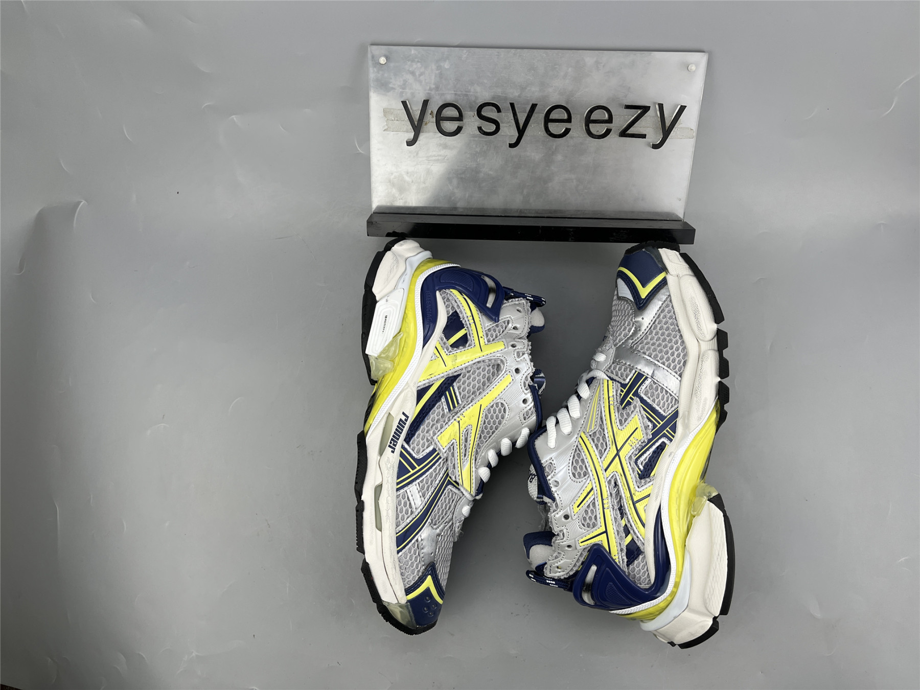 UA RUNNER BLK GREY YELLOW